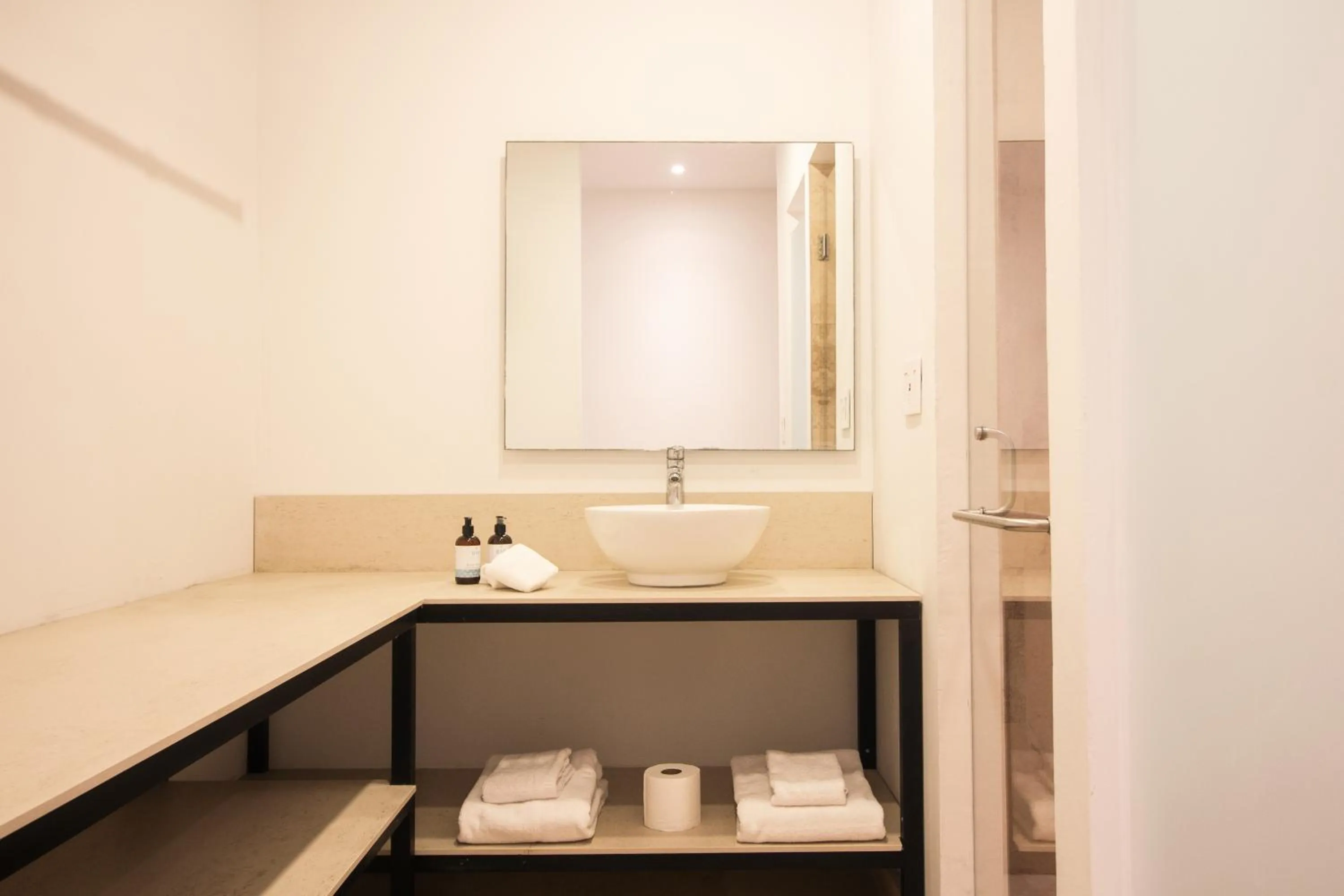 Bathroom, Bed in Hotel B10 - Distinctive Hotel-