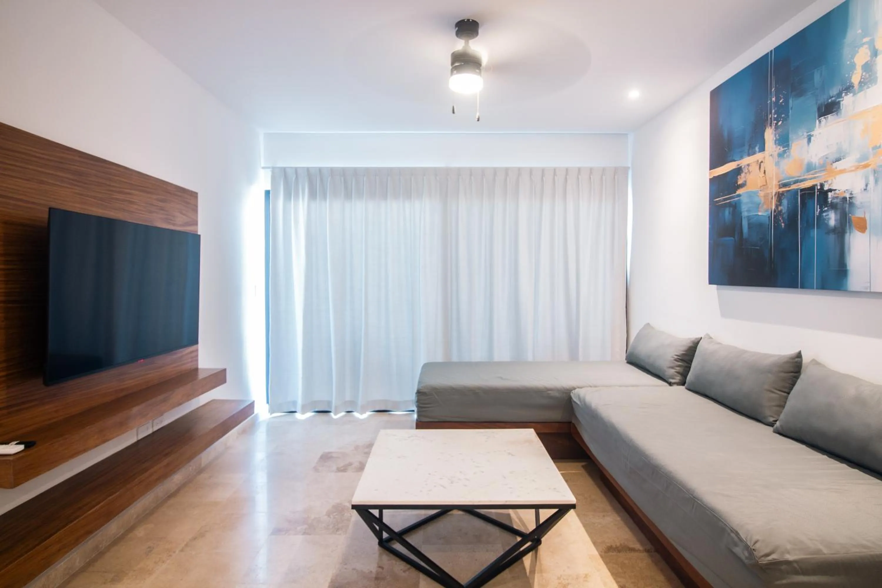 Communal lounge/ TV room in Hotel B10 - Distinctive Hotel-