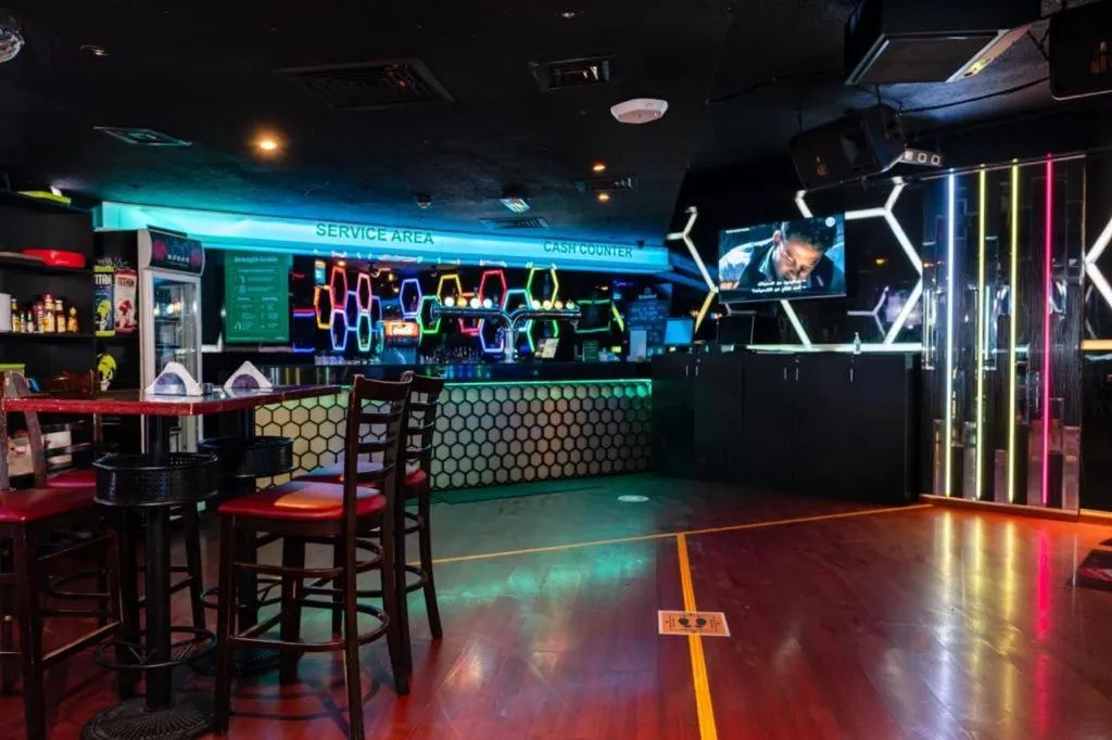 Nightclub / DJ in Manhattan Avenue Hotel