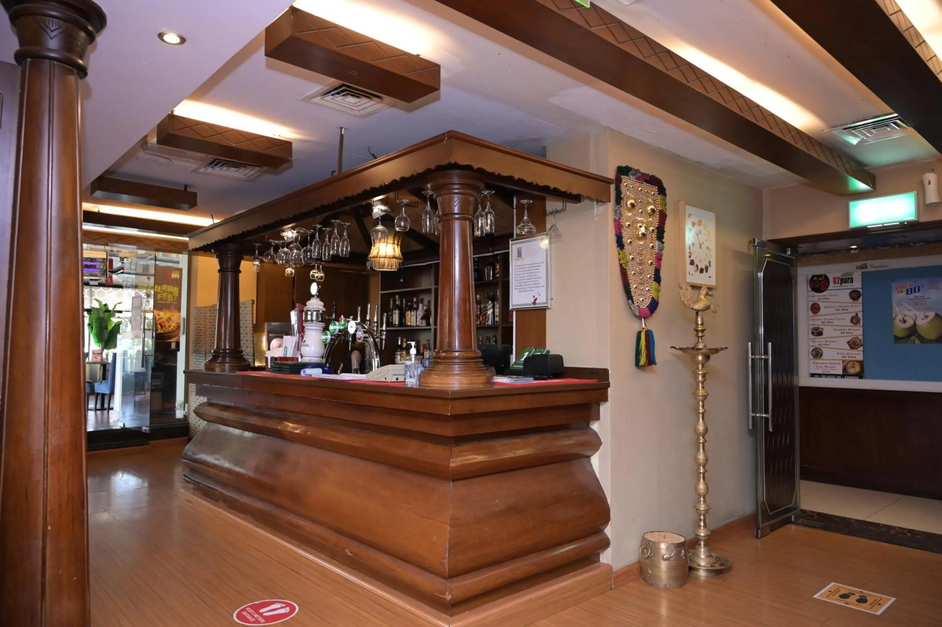 Restaurant/places to eat in Manhattan Avenue Hotel