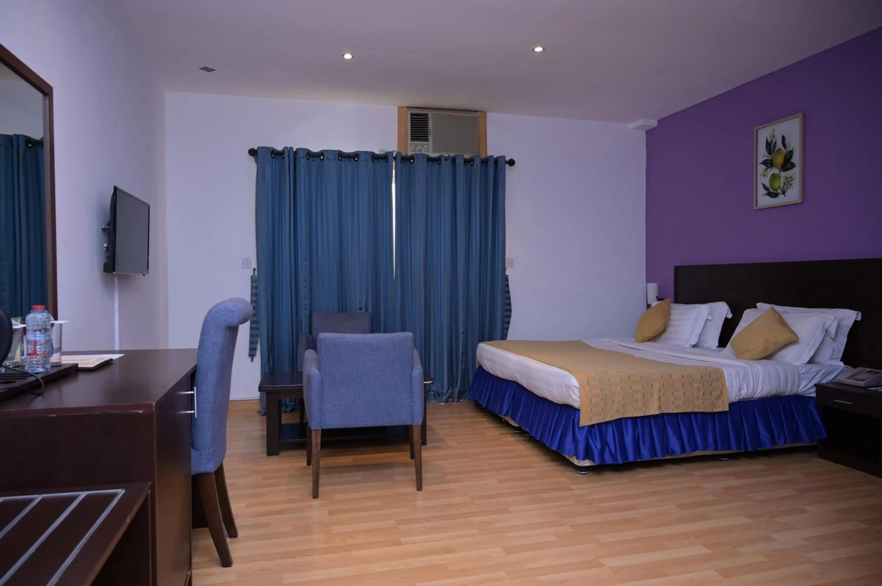 Bedroom, Bed in Manhattan Avenue Hotel