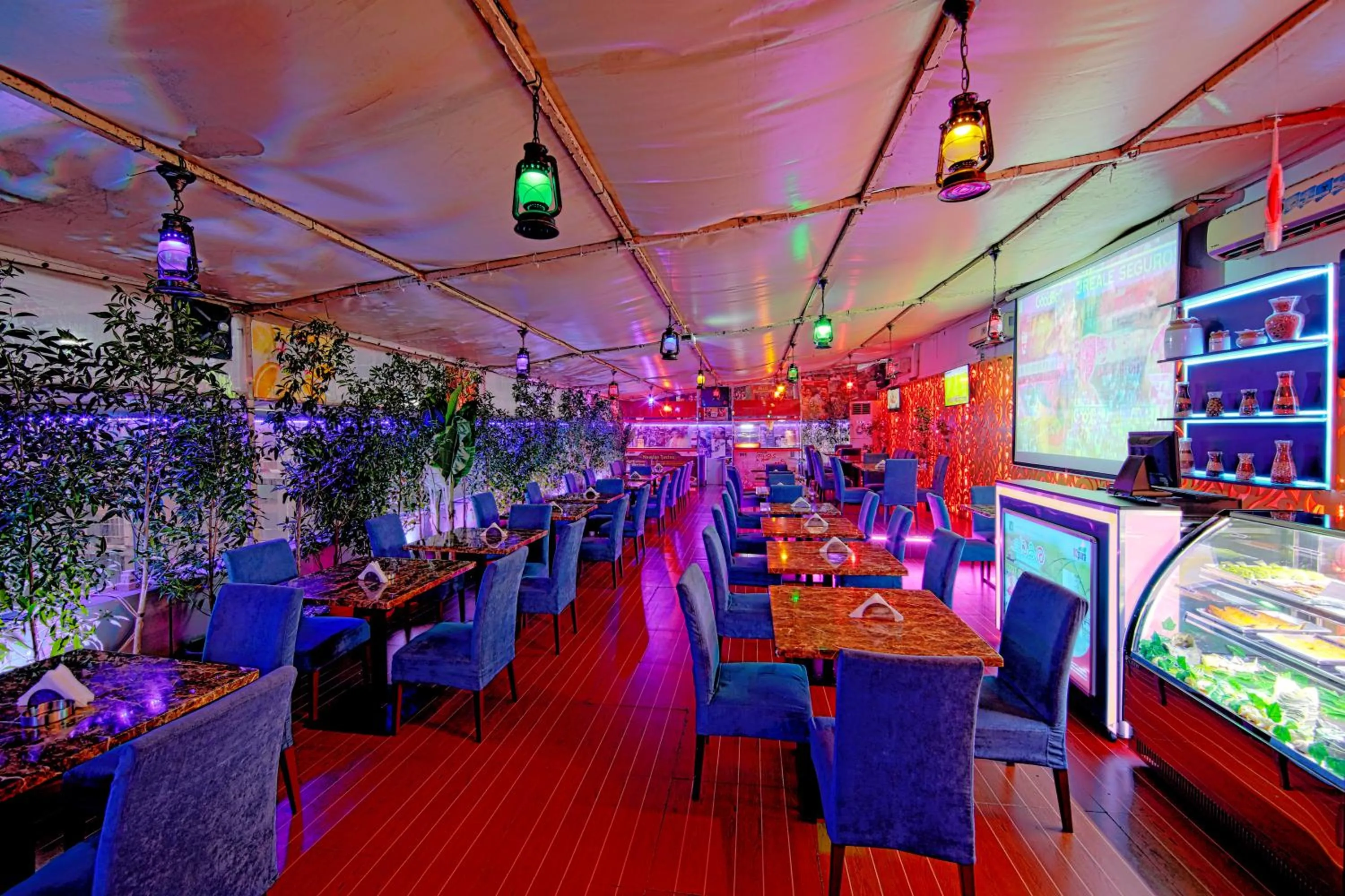 Food and drinks in Manhattan Avenue Hotel