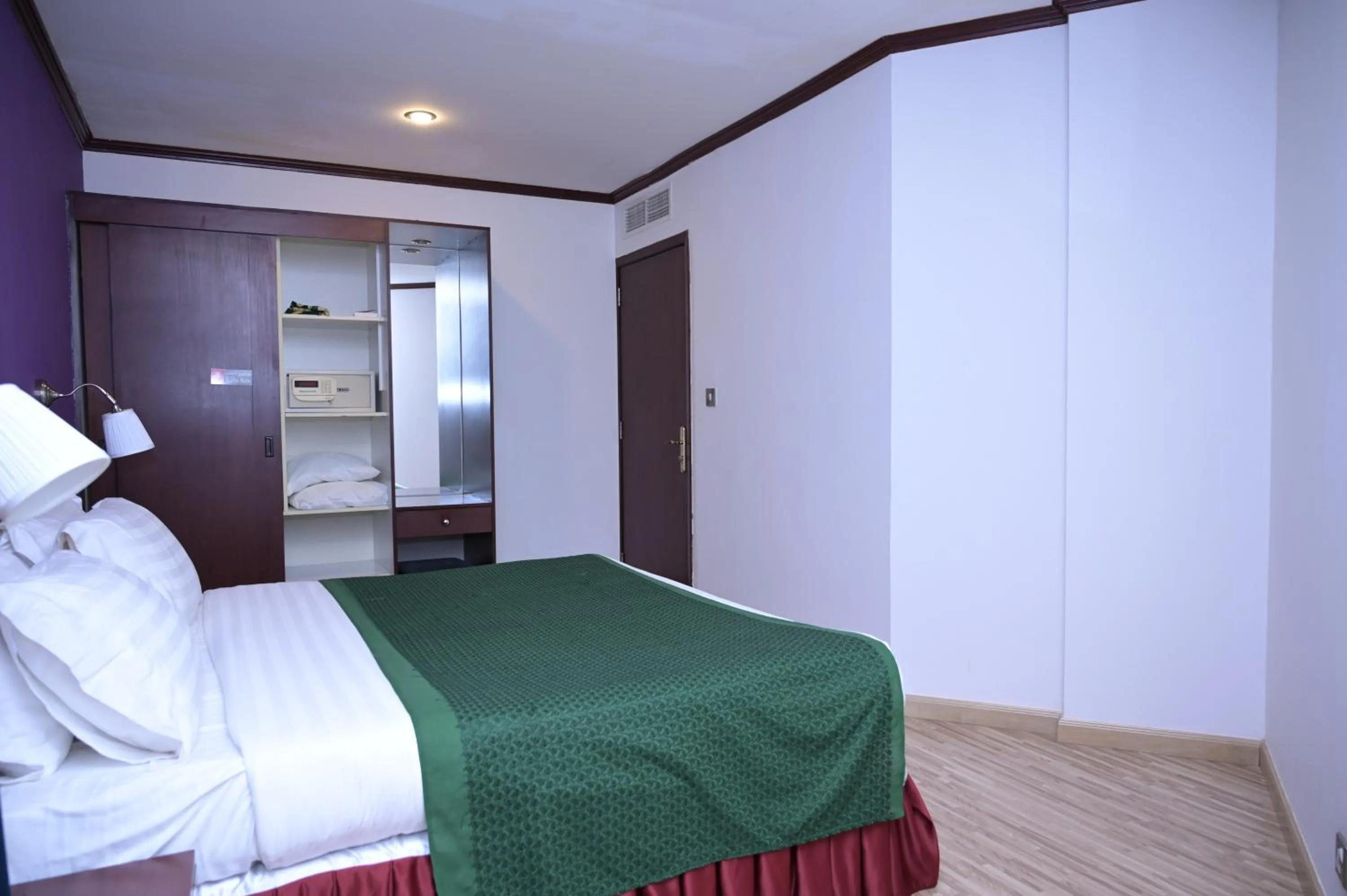 Bedroom, Bed in Manhattan Avenue Hotel