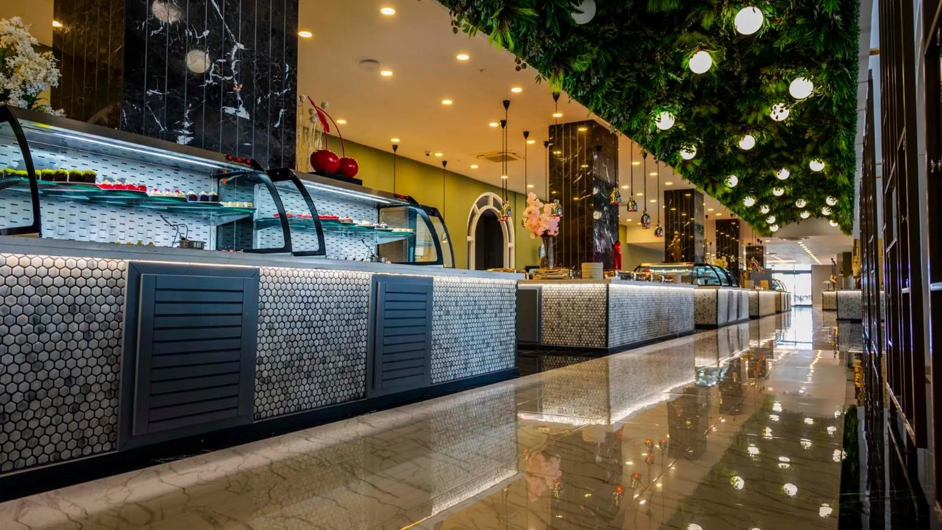 Restaurant/places to eat in Dream Water World