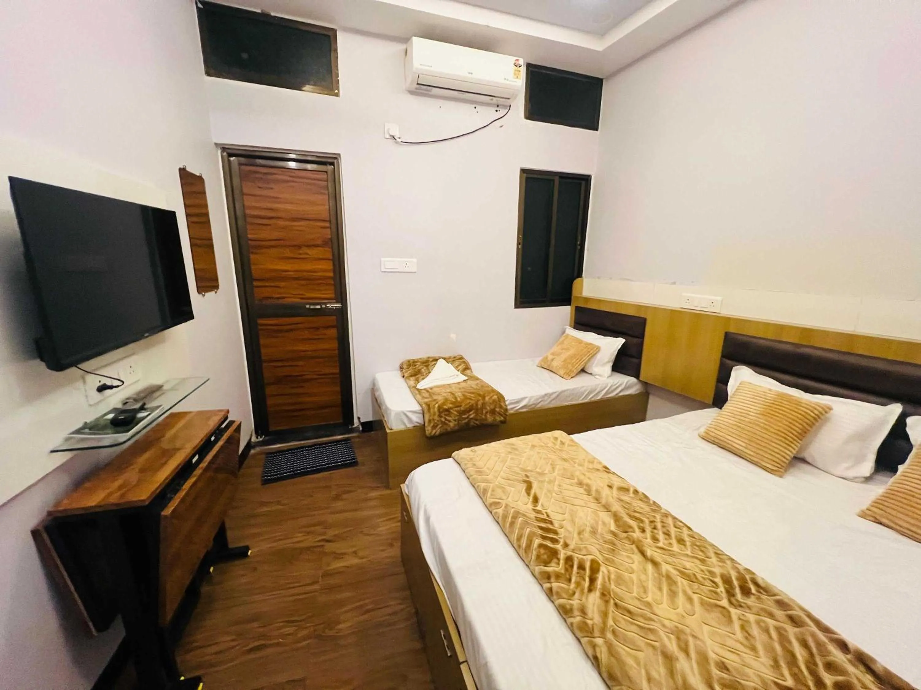 Bed in Hotel Advika Ujjain