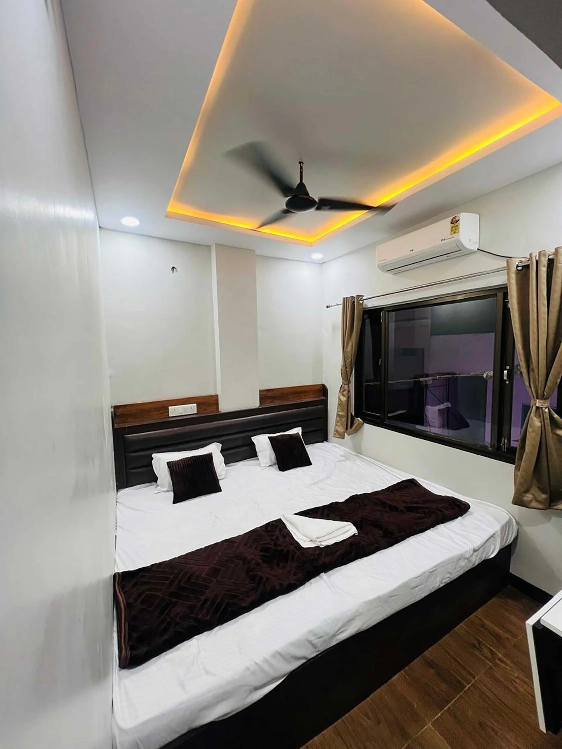 Bed in Hotel Advika Ujjain