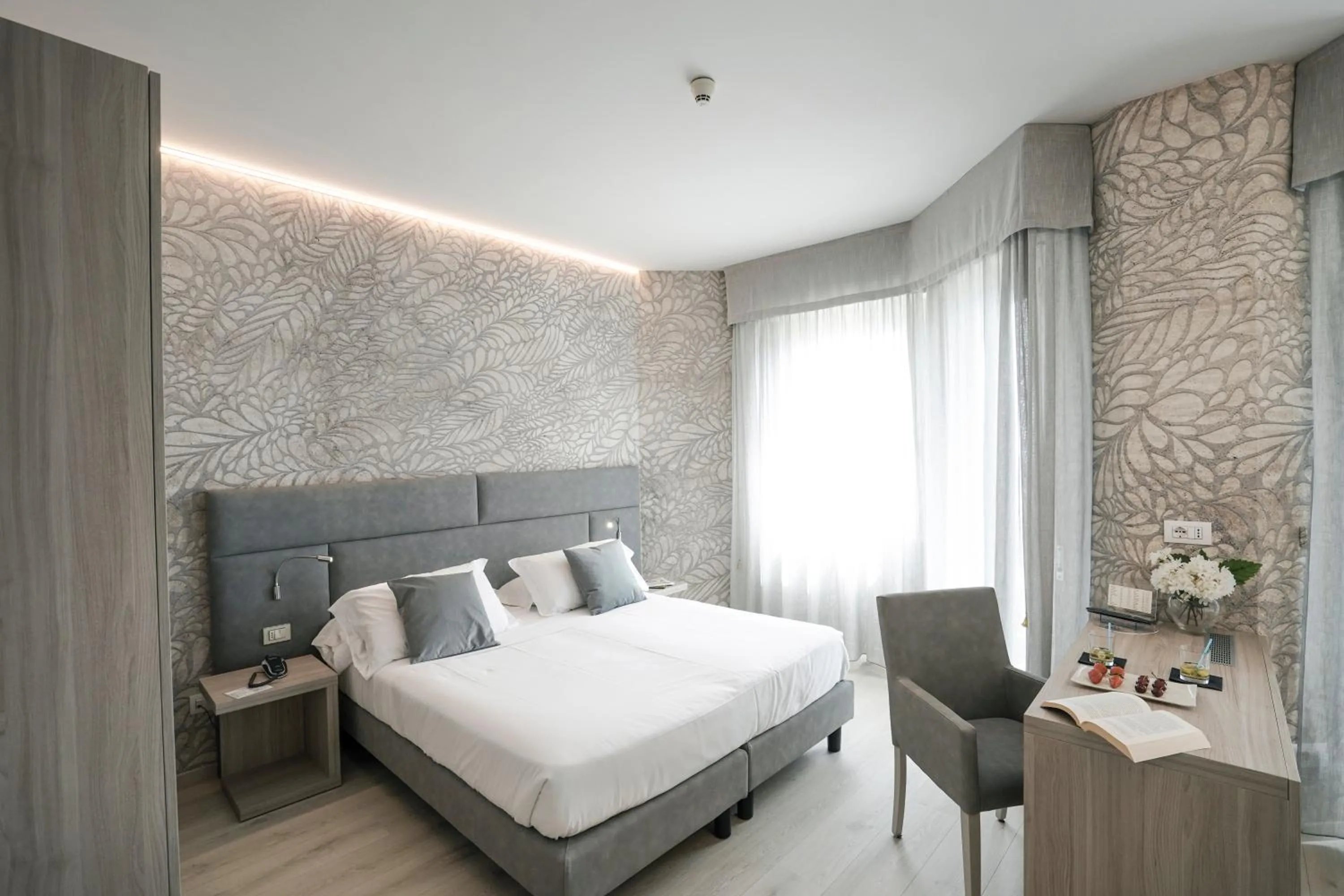 Bedroom, Bed in Sole Mare