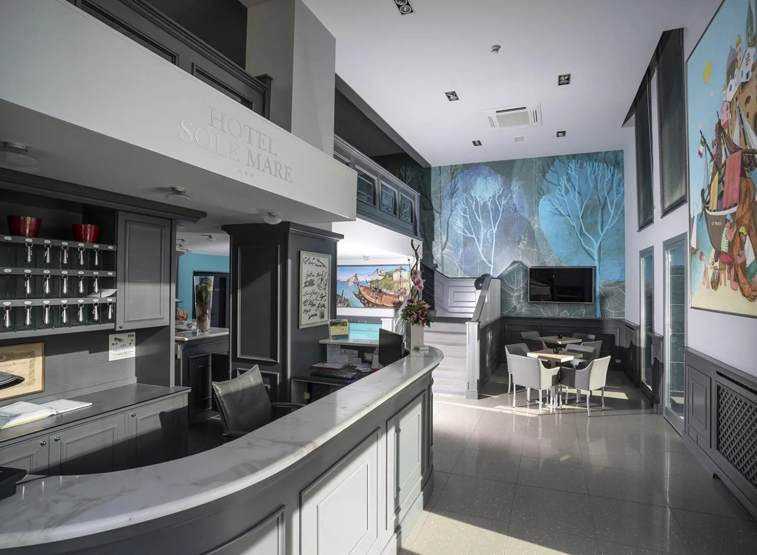 Communal lounge/ TV room in Sole Mare