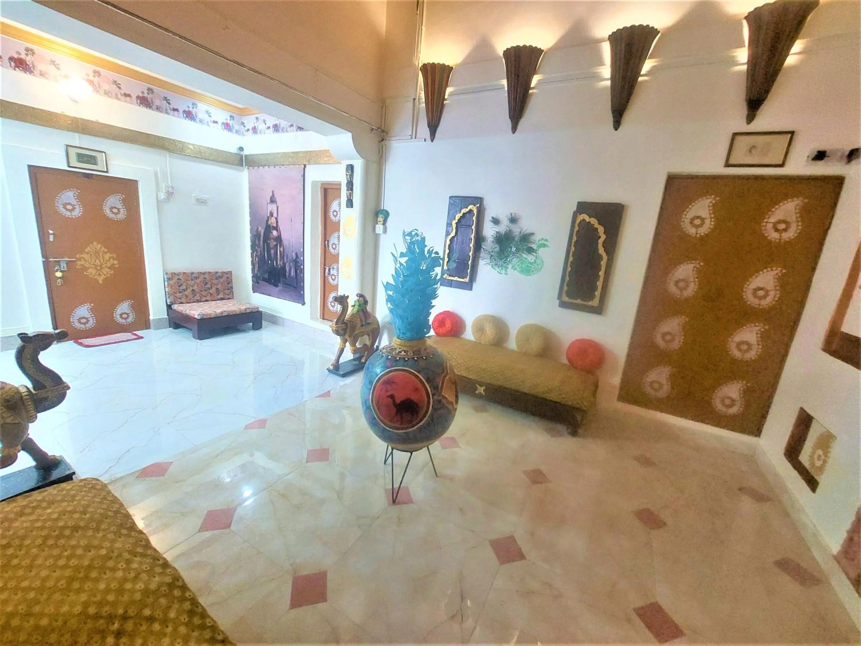 Property building, Bed in SAJI SANWRI Heritage Inn Haveli