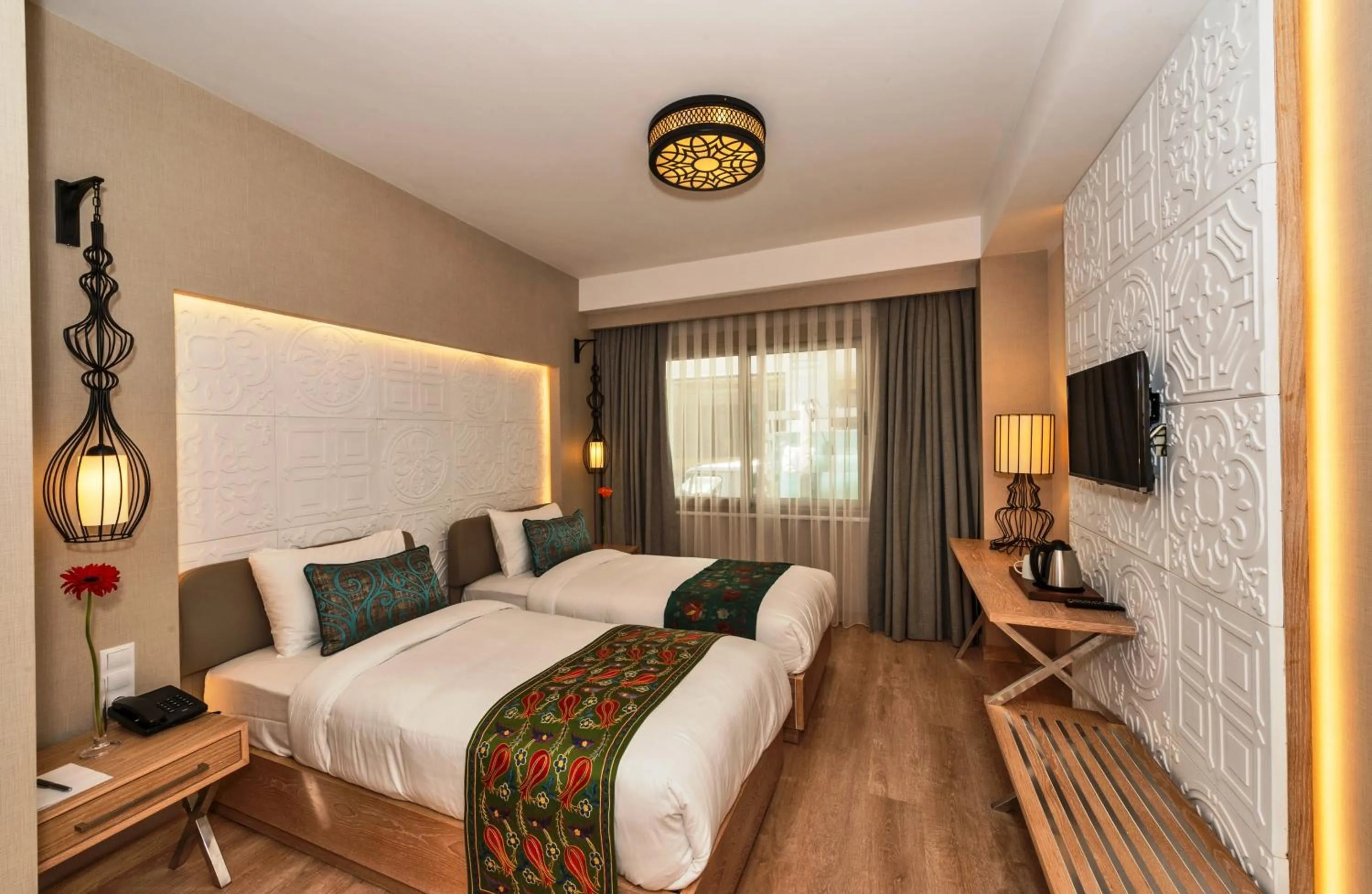 Coffee/tea facilities, Bed in Aybar Hotel & Spa