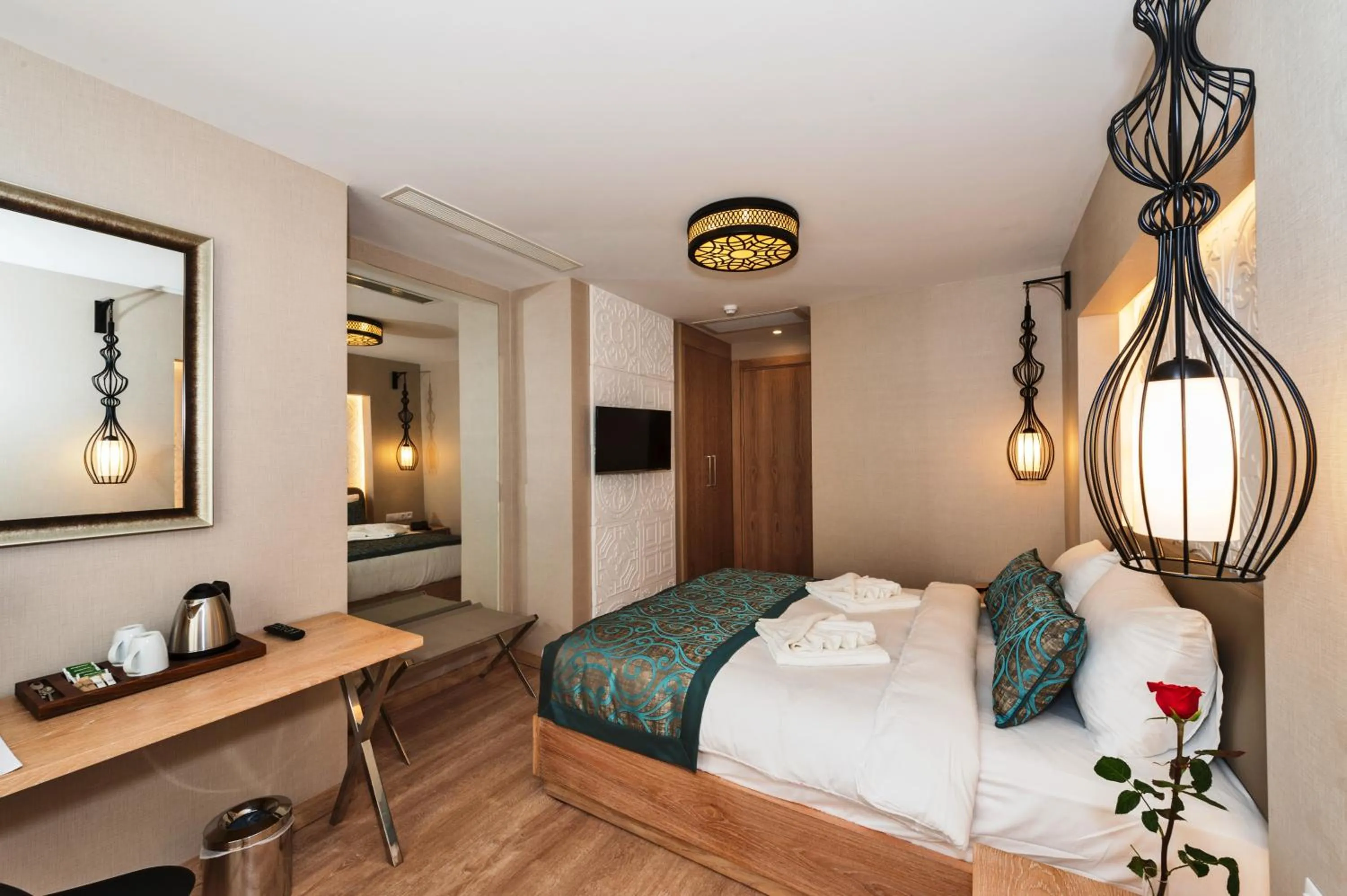 Coffee/tea facilities, Bed in Aybar Hotel & Spa