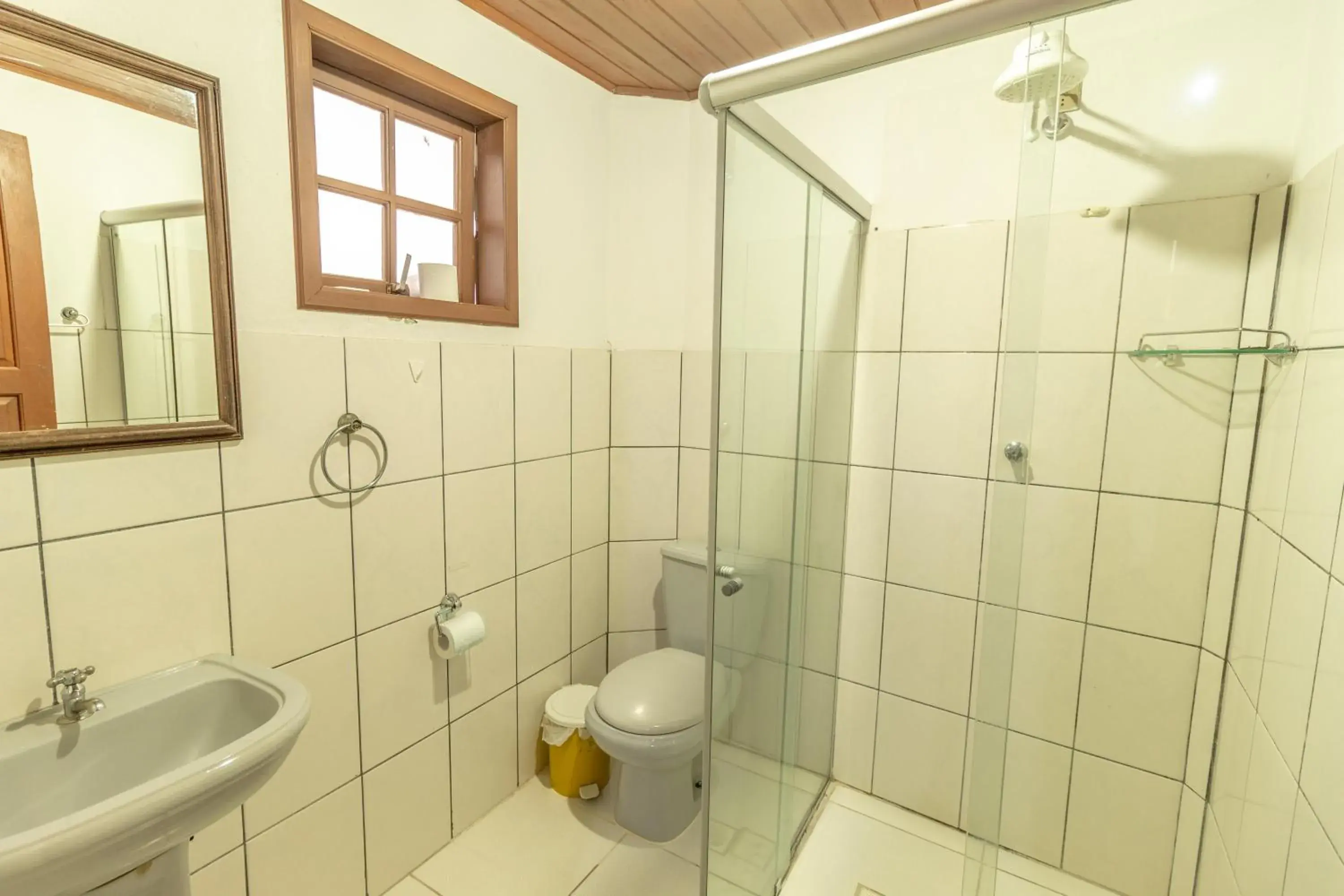 Basic Triple Room in Pousada Luz do Sol Basic Triple Room in Pousada Luz do Sol