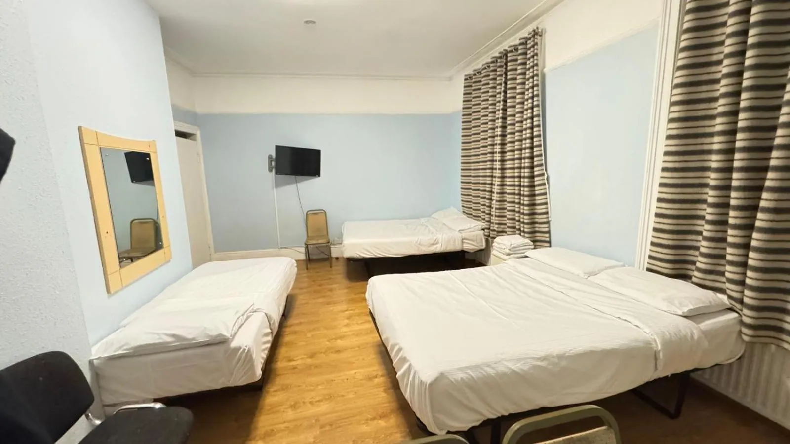 Photo of the whole room, Bed in Anwar House