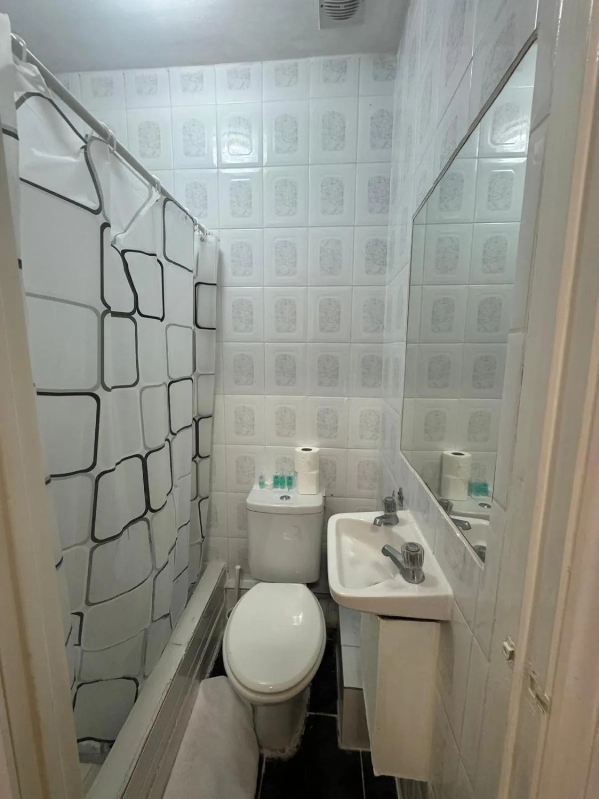 Shower in Anwar House