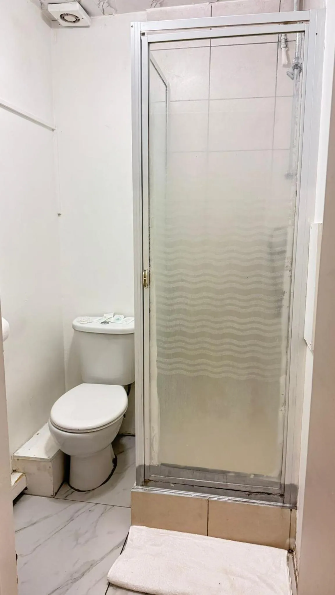 Toilet in Anwar House