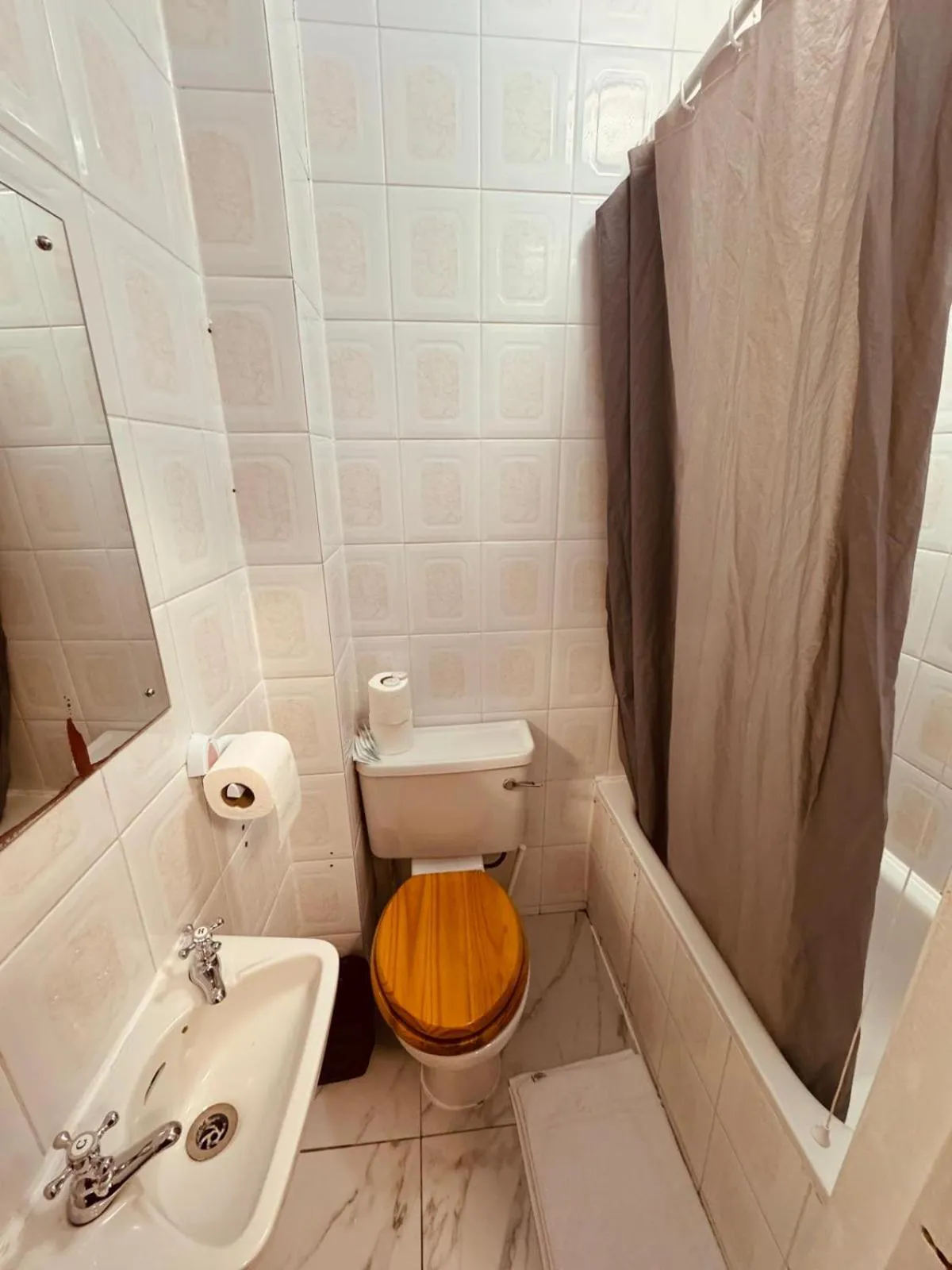 Shower in Anwar House