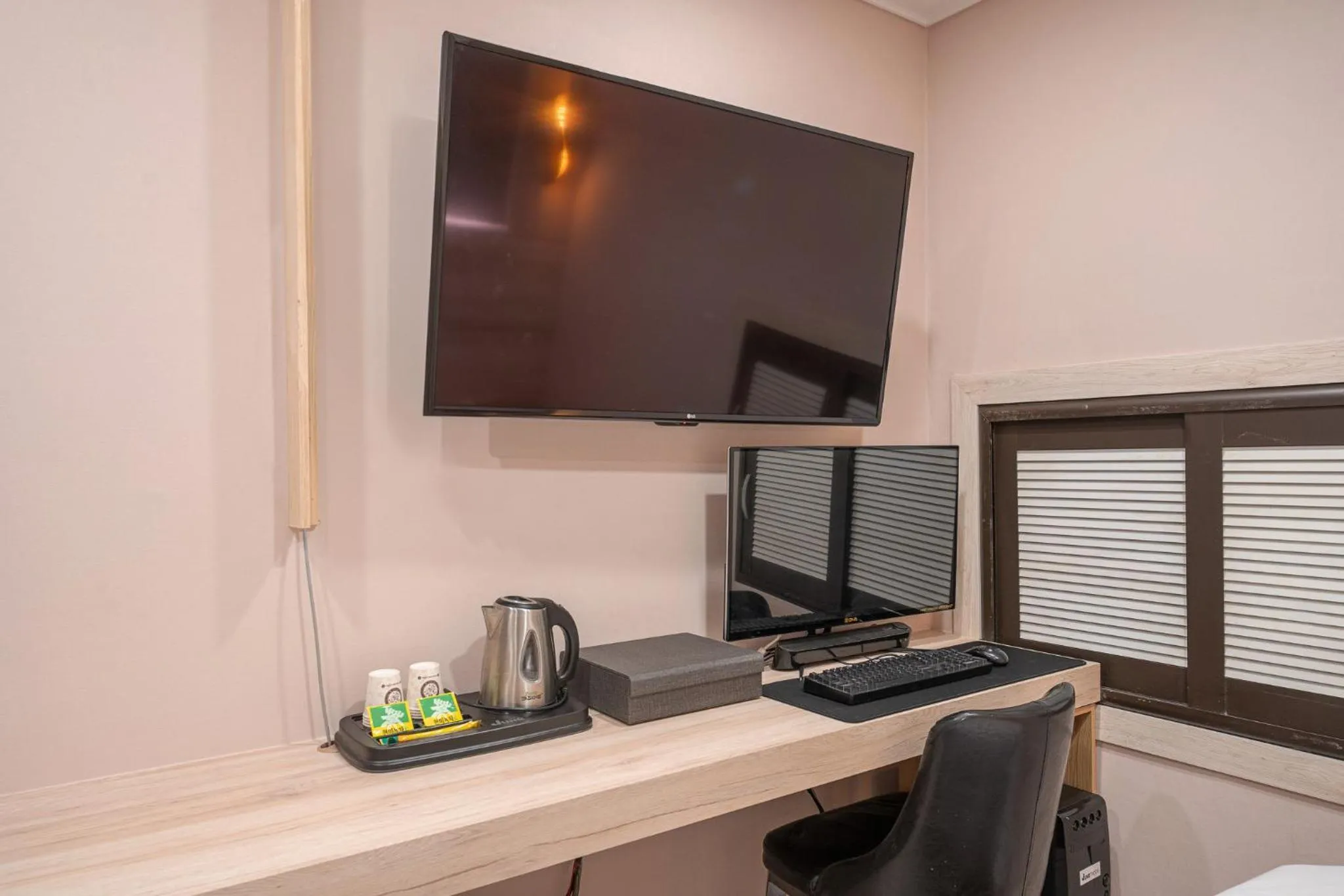 Entertainment in Hwajeong Jun Hotel