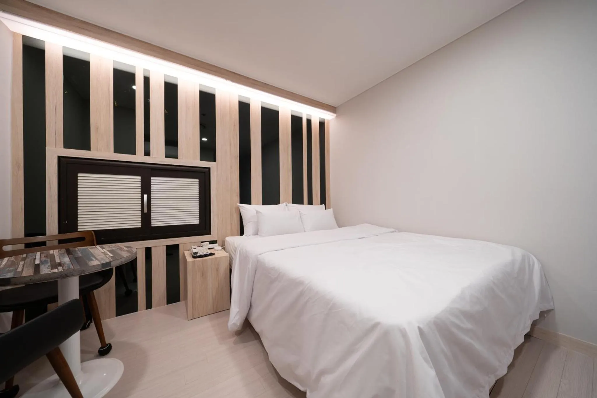 Bed in Hwajeong Jun Hotel