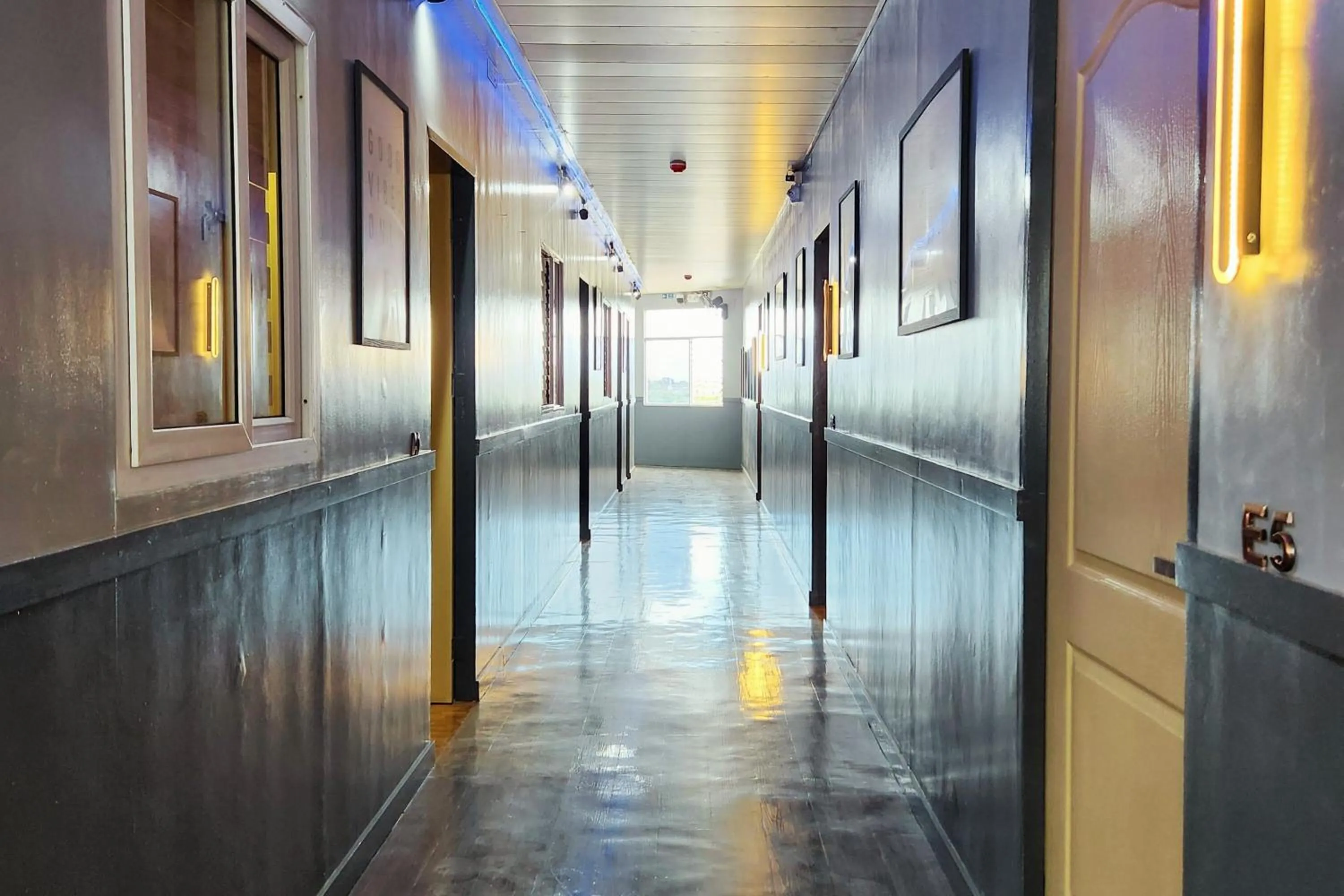 Freddo Studio Apartelle