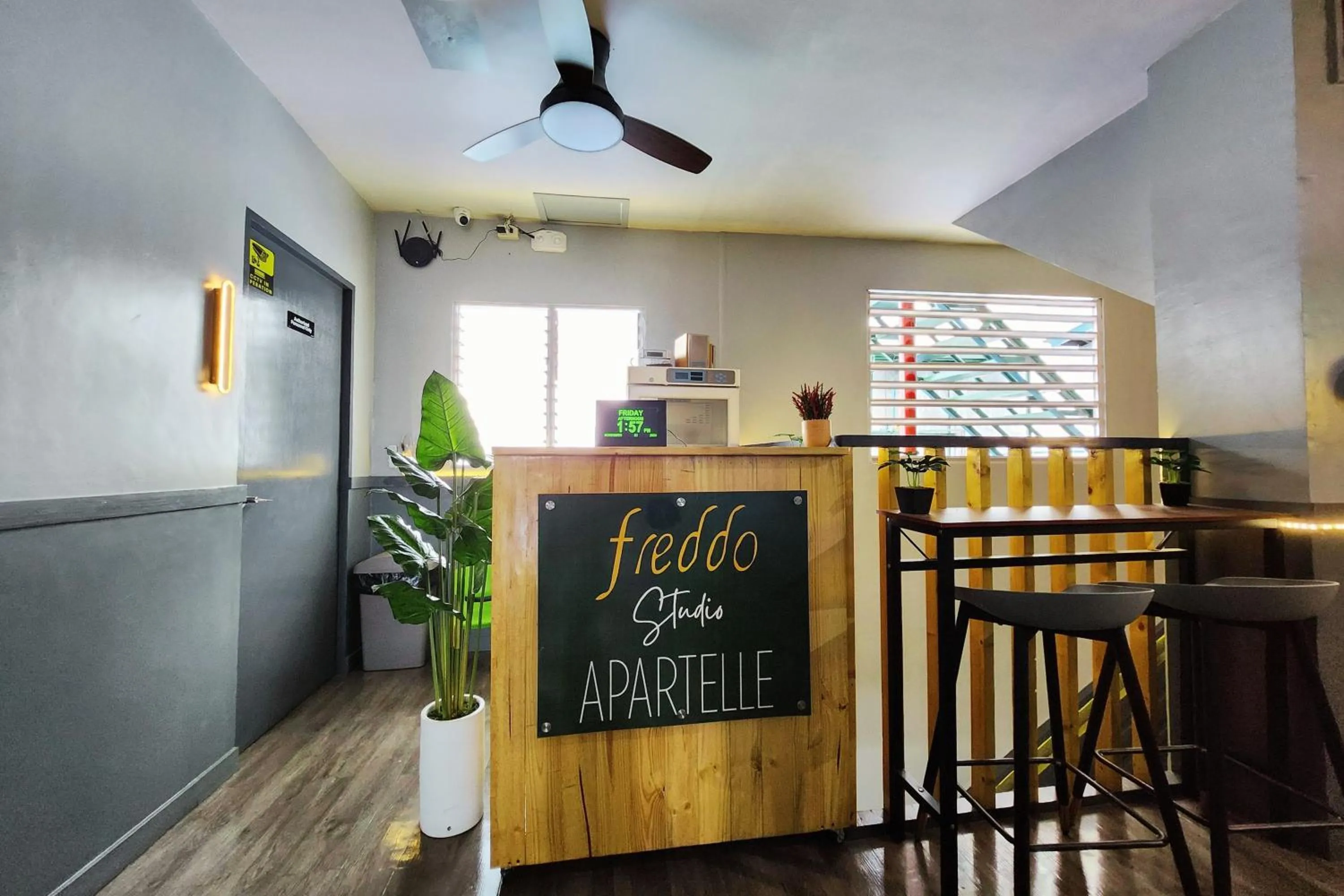 Freddo Studio Apartelle