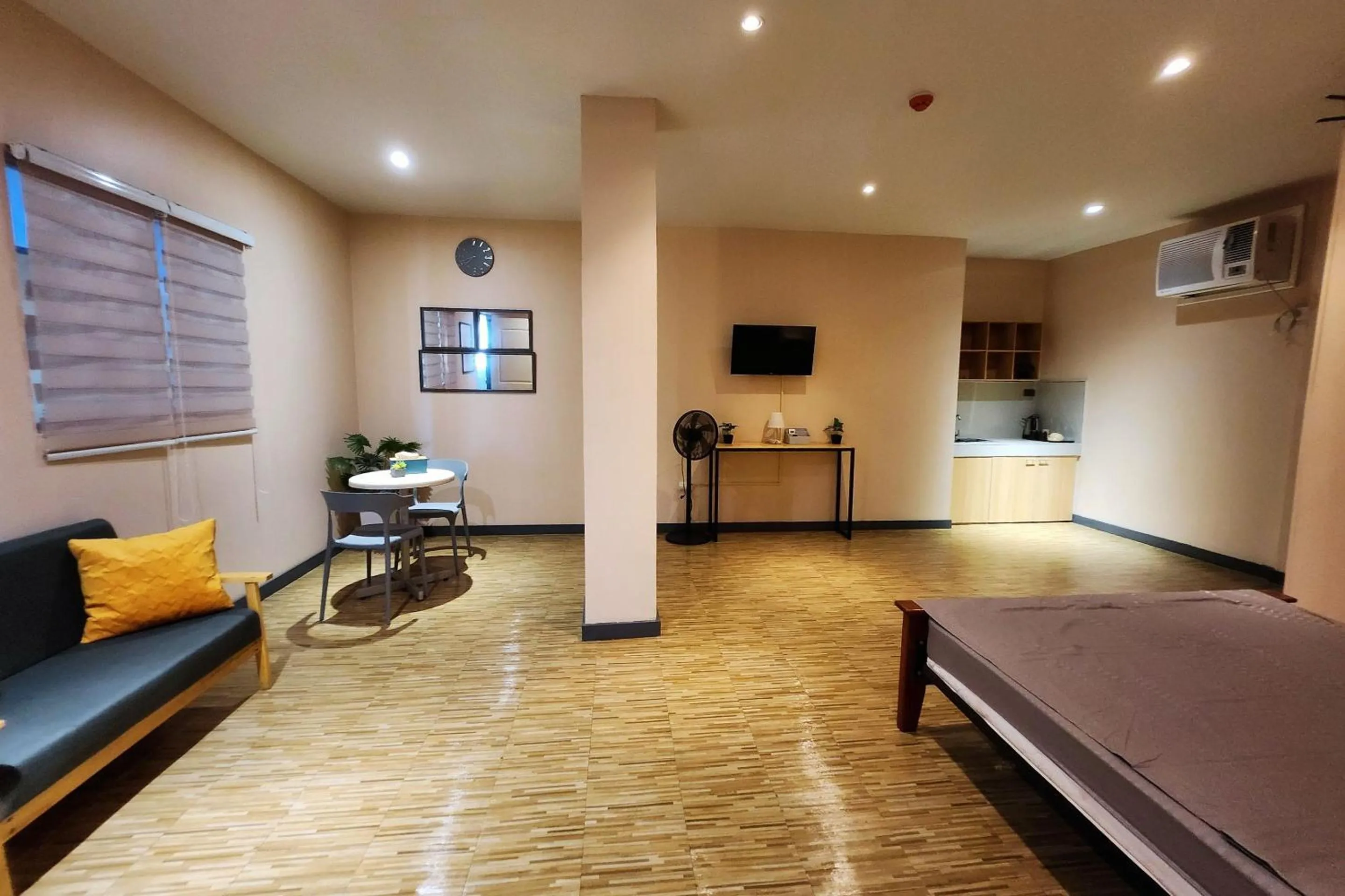 Bed in Freddo Studio Apartelle