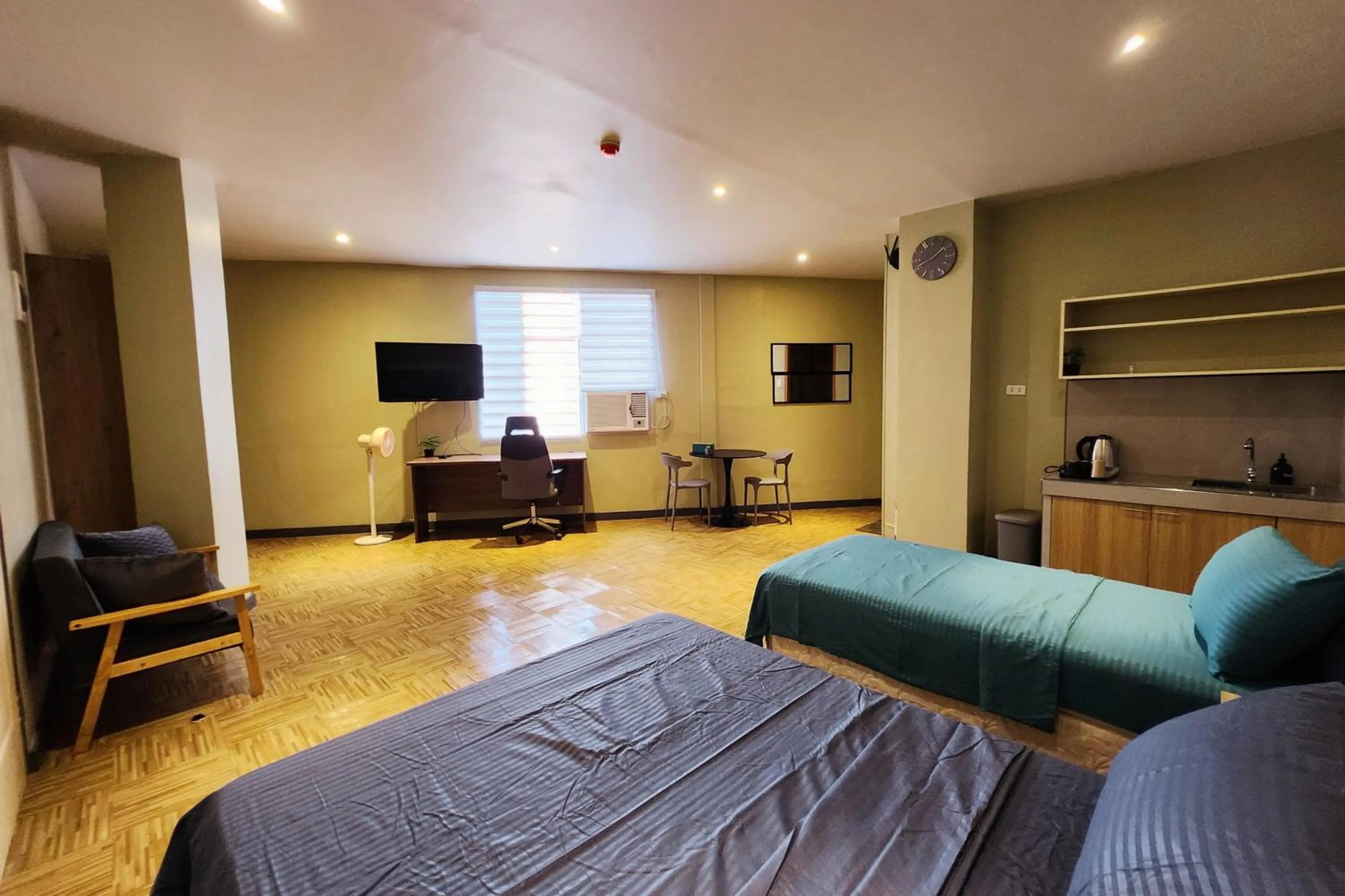 Freddo Studio Apartelle