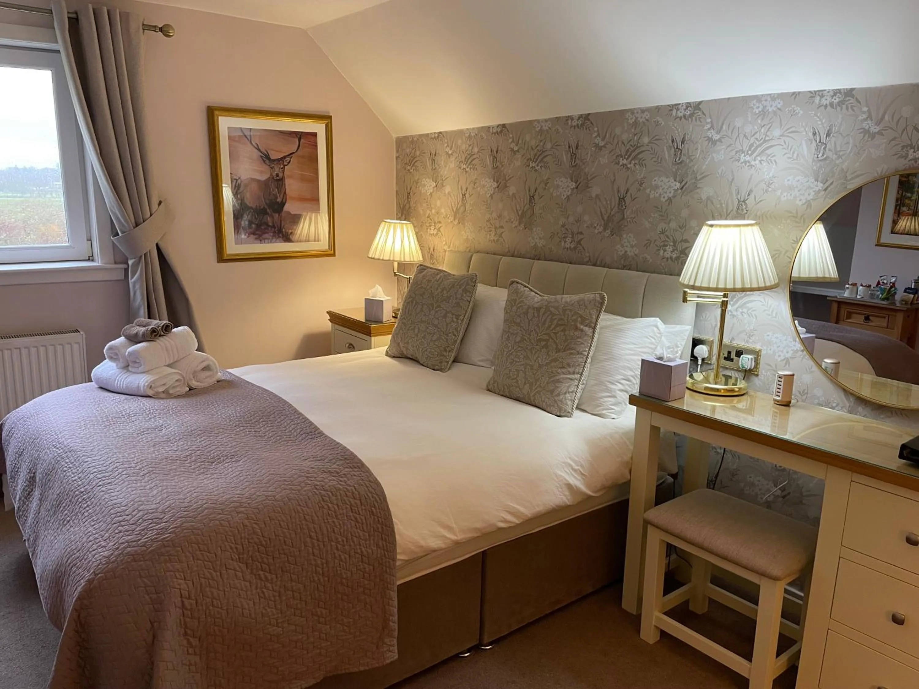 Bed in Castlecroft Bed and Breakfast