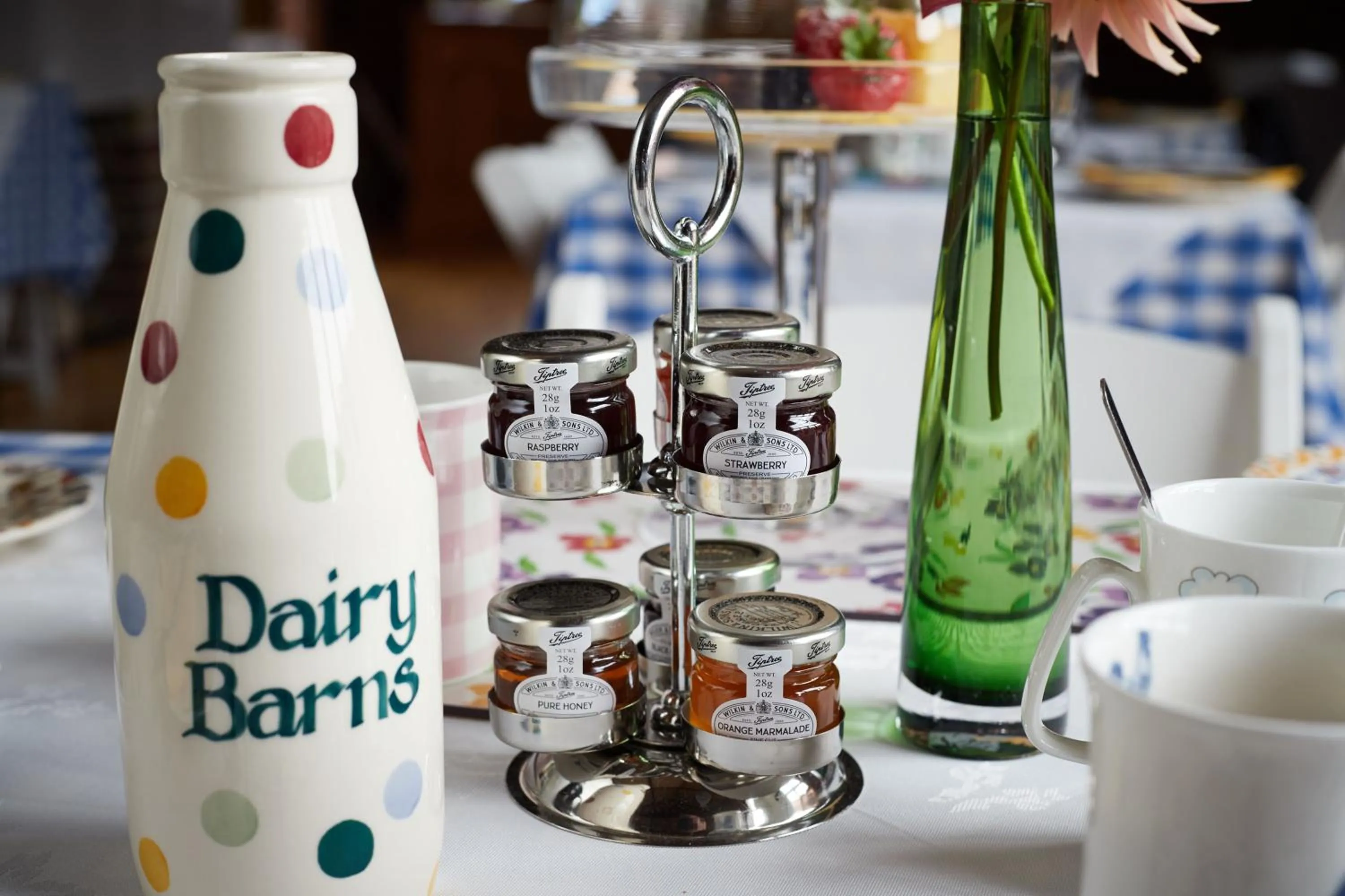 Breakfast in Dairy Barns