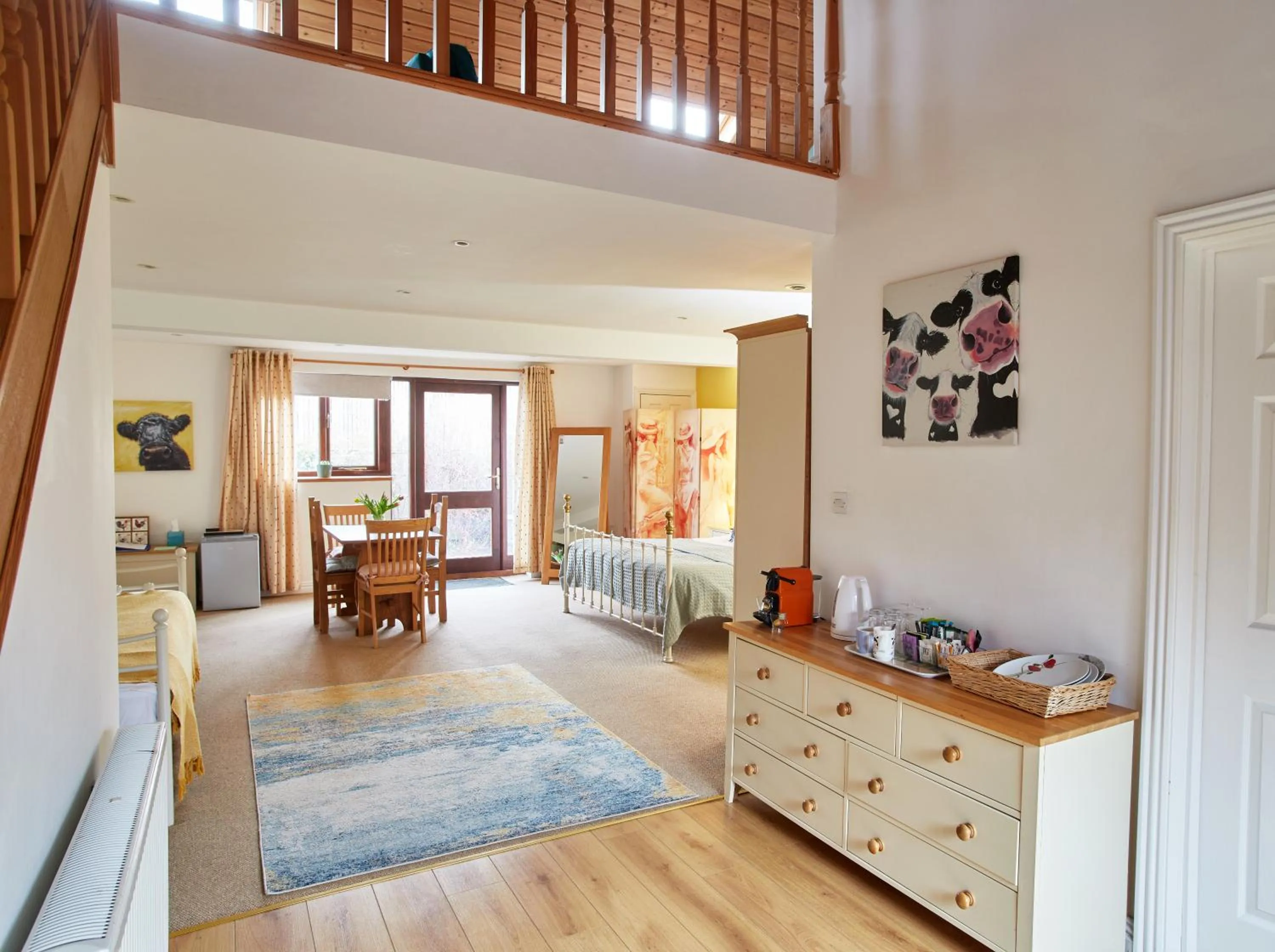 Living room, Bed in Dairy Barns