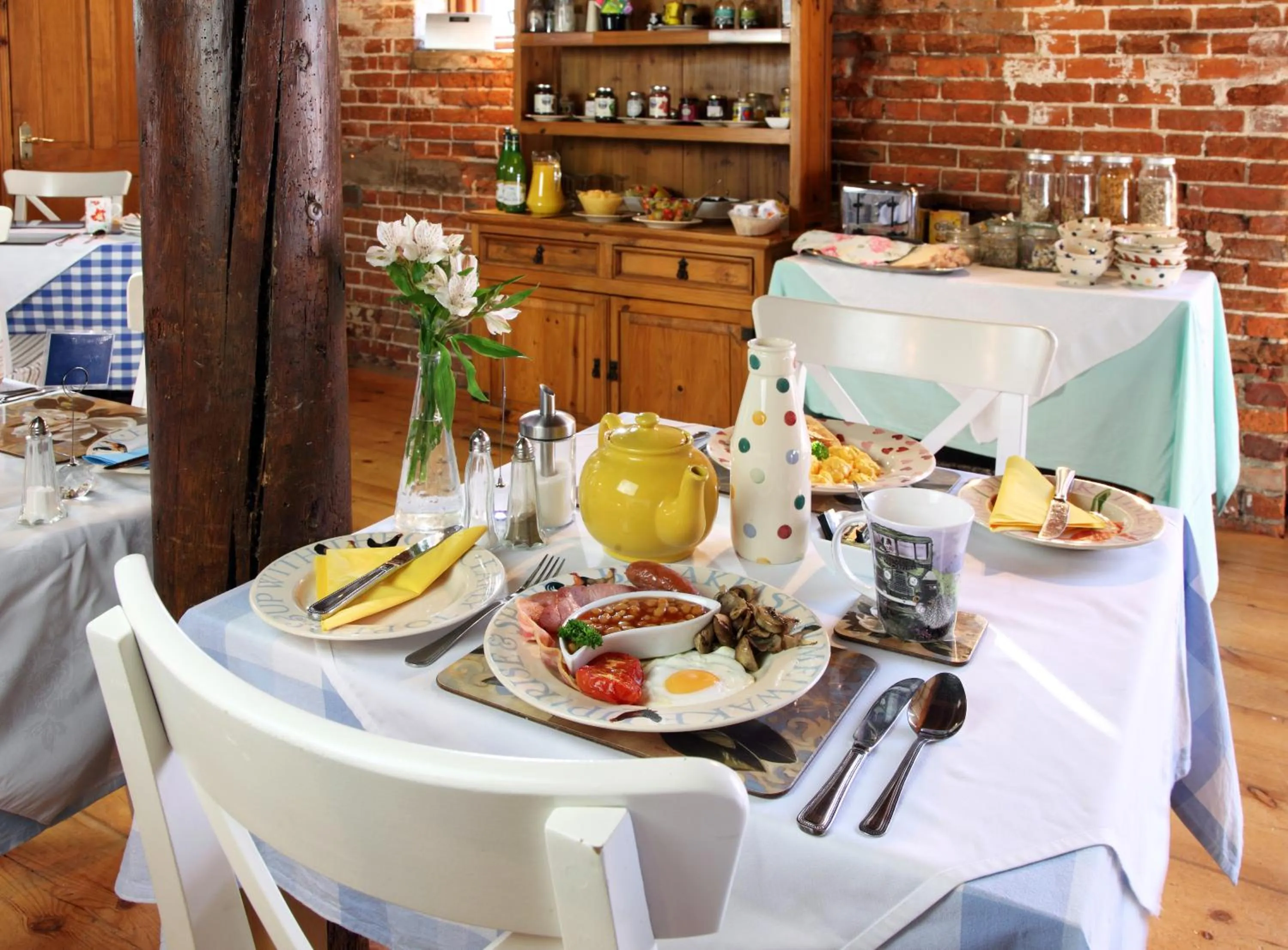 Breakfast in Dairy Barns