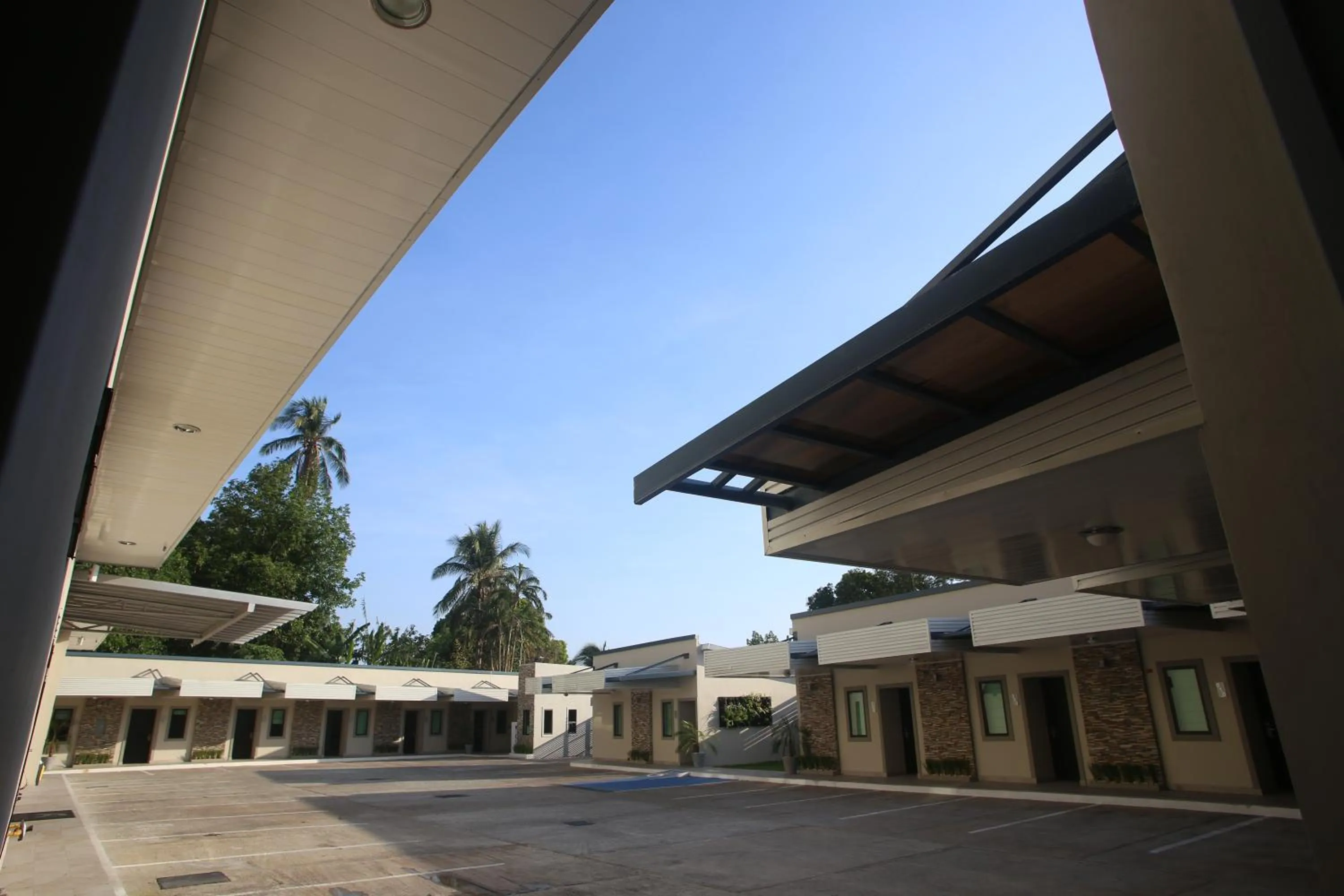 Property building in Aranjuez Hotel & Suites