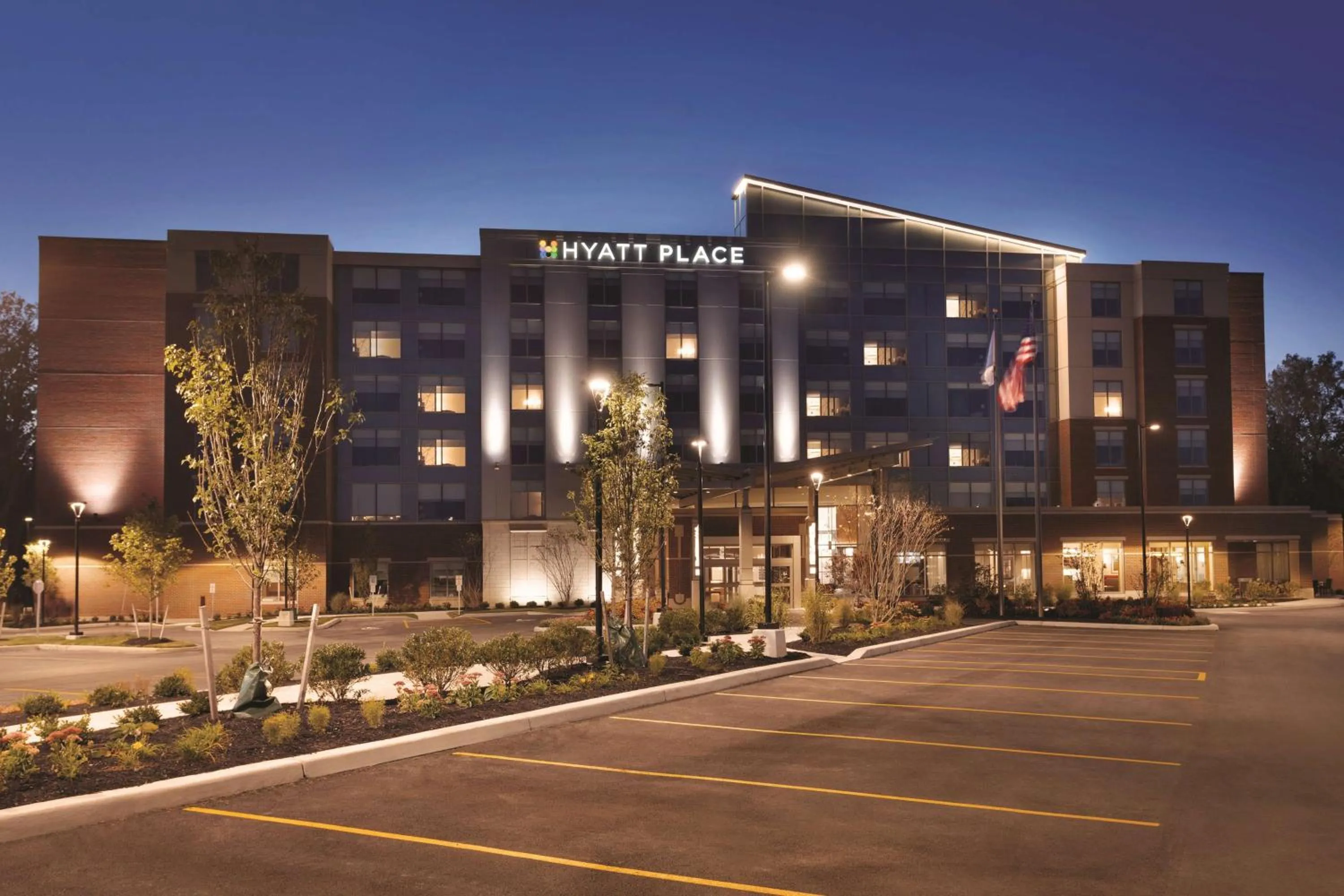Property building in Hyatt Place Buffalo / Amherst, NY