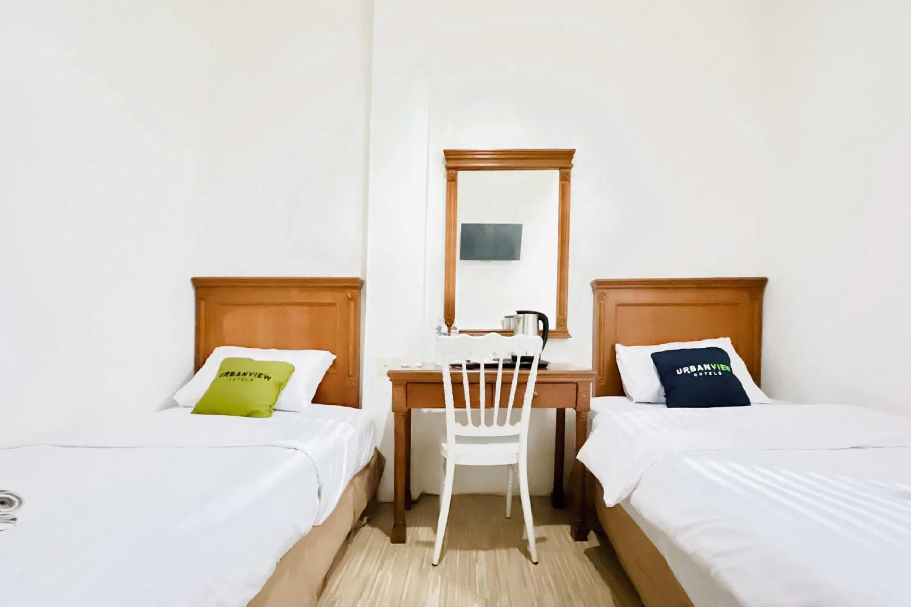 Bedroom, Bed in Urbanview Hotel Grand Mohaga Medan