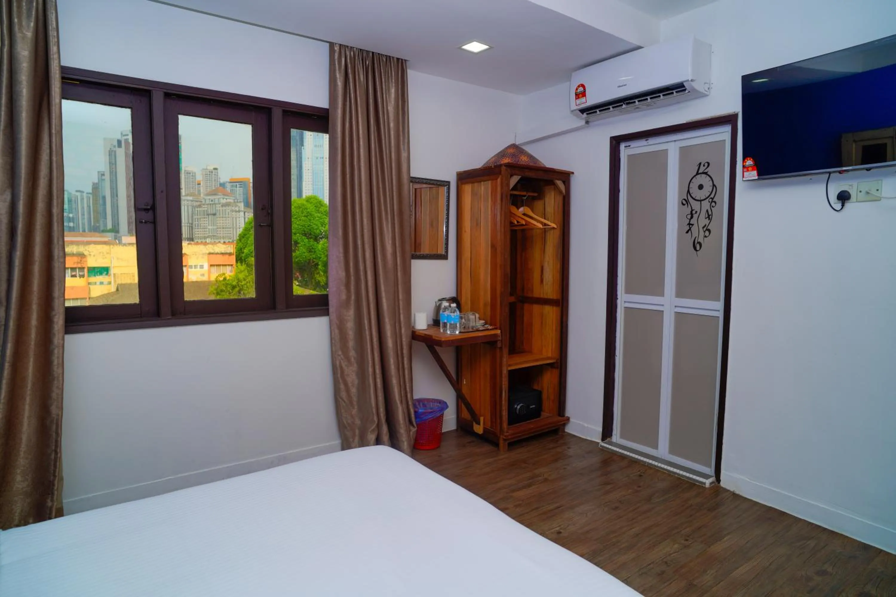 View (from property/room), Bed in Redstone Boutique Hotel Kuala Lumpur