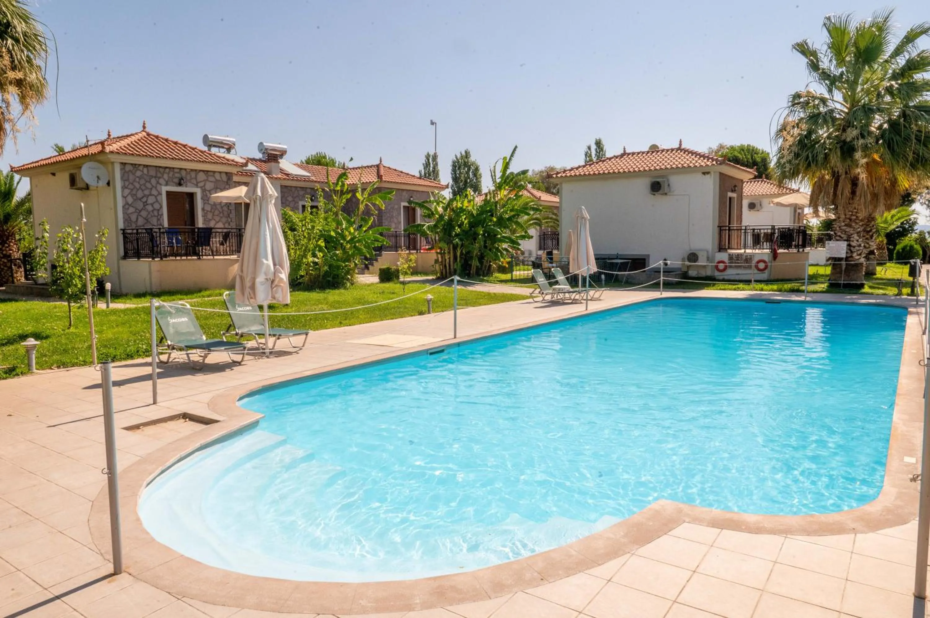 Swimming pool in Kalloni village apartments