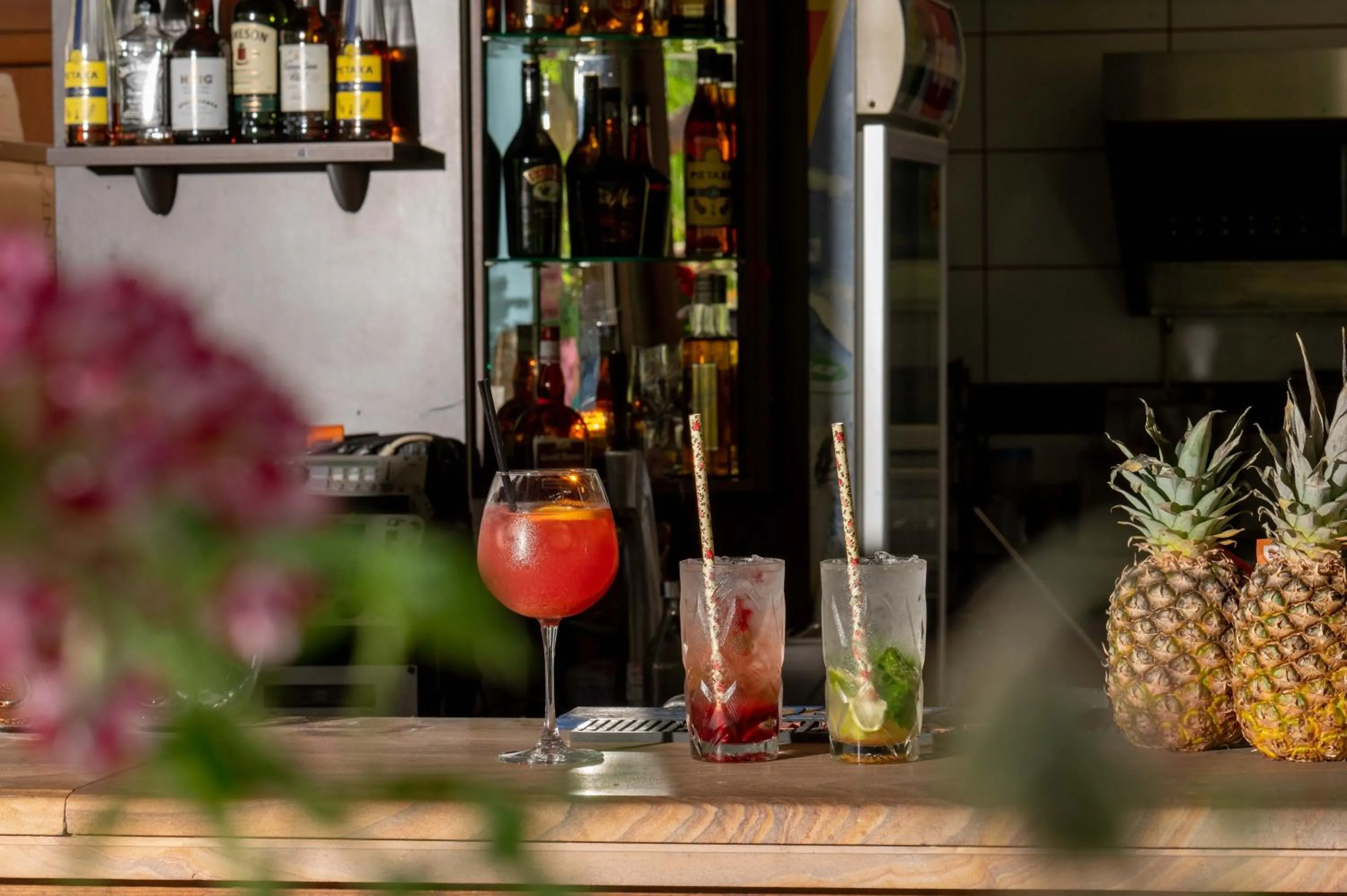 Restaurant/places to eat in Kalloni village apartments