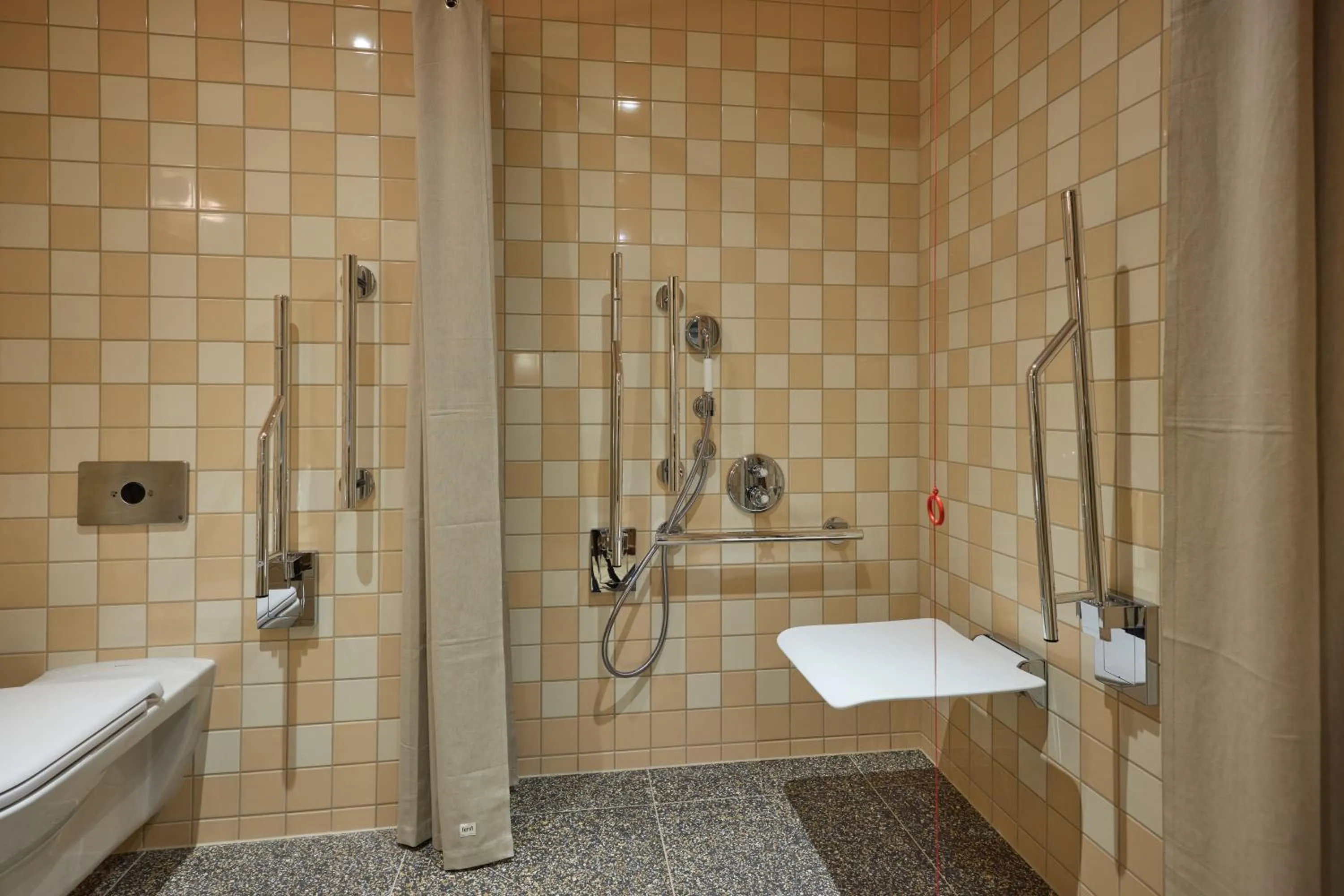 Shower in The July - London Victoria