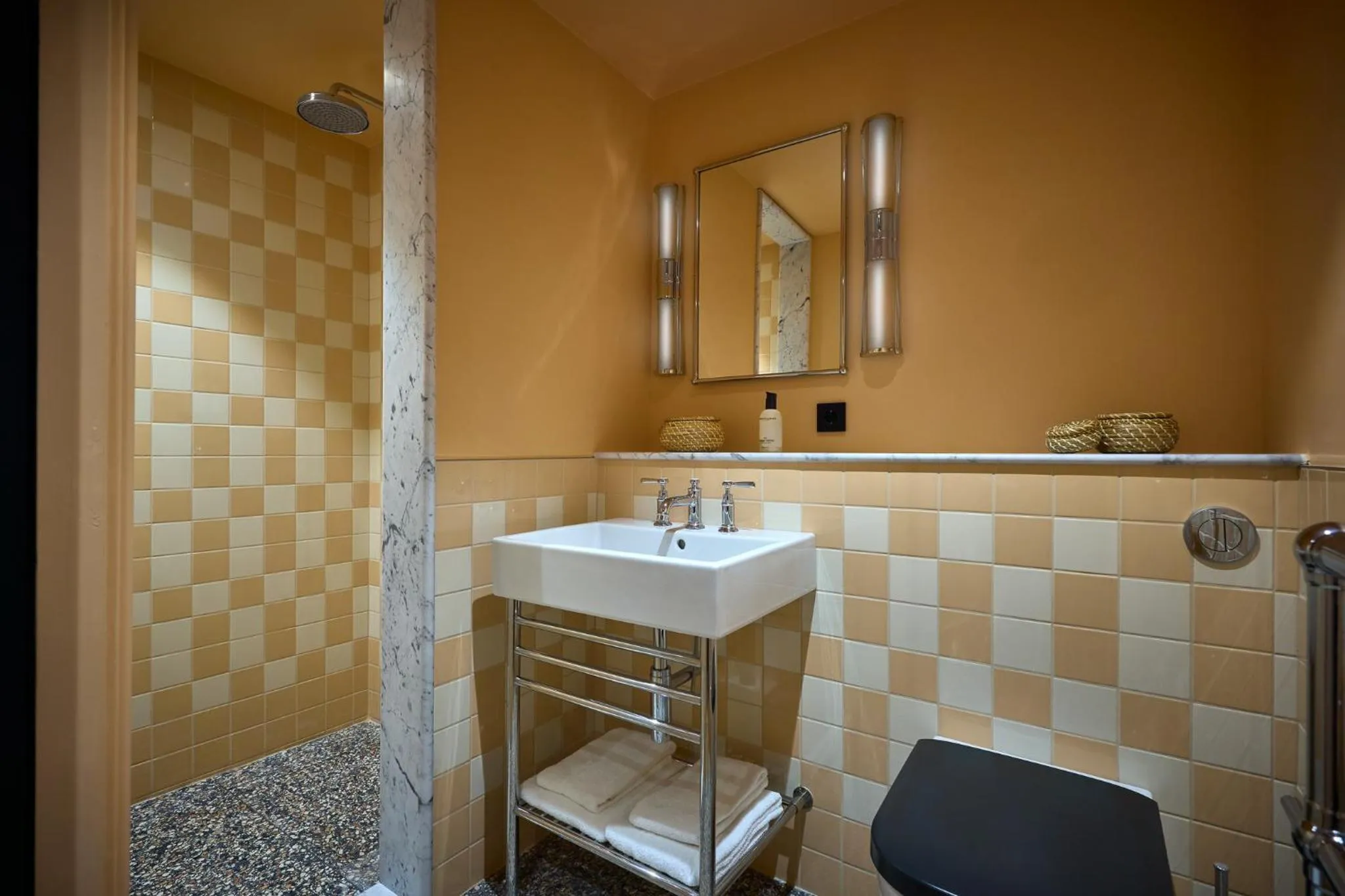 Shower in The July - London Victoria