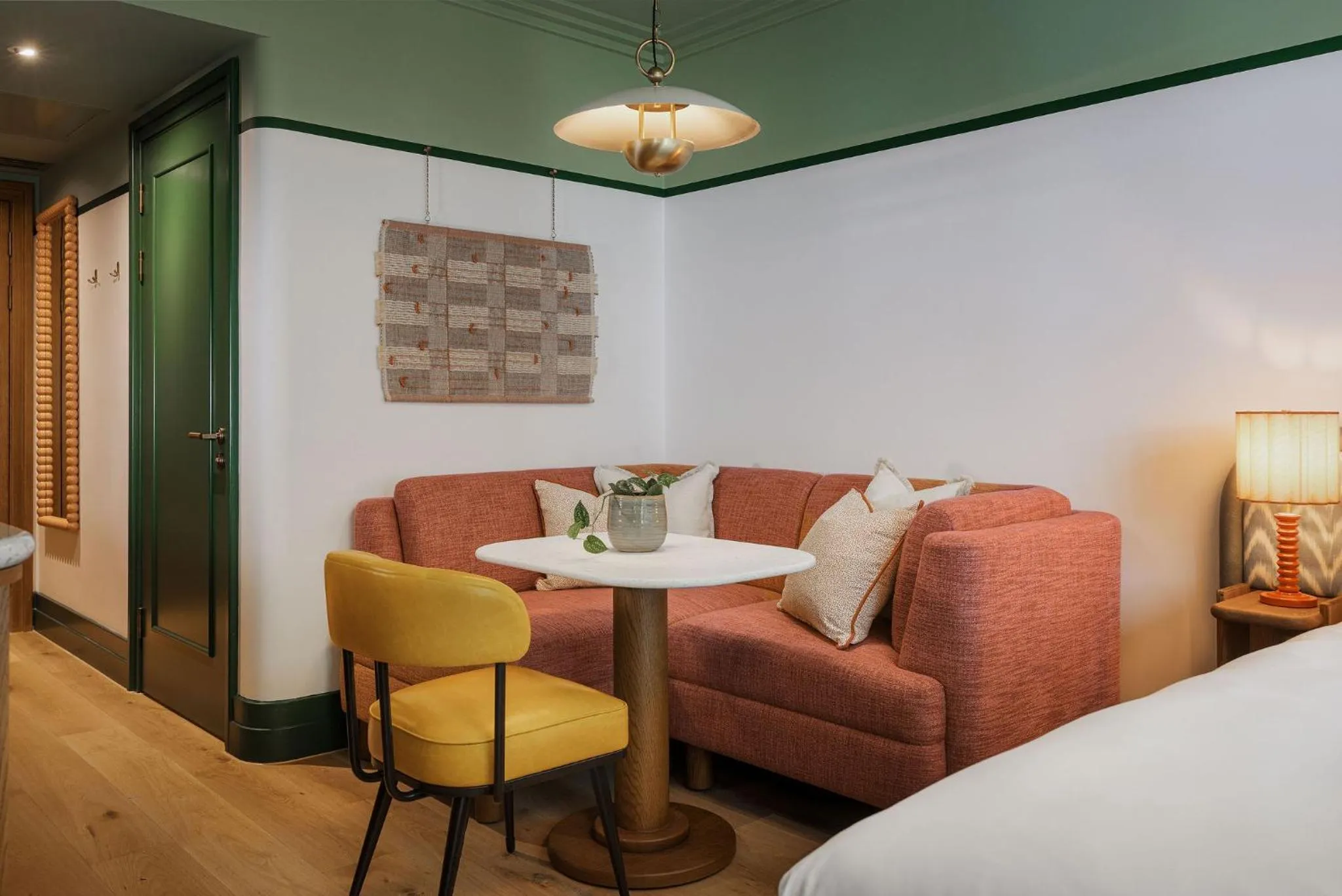 Living room, Bed in The July - London Victoria