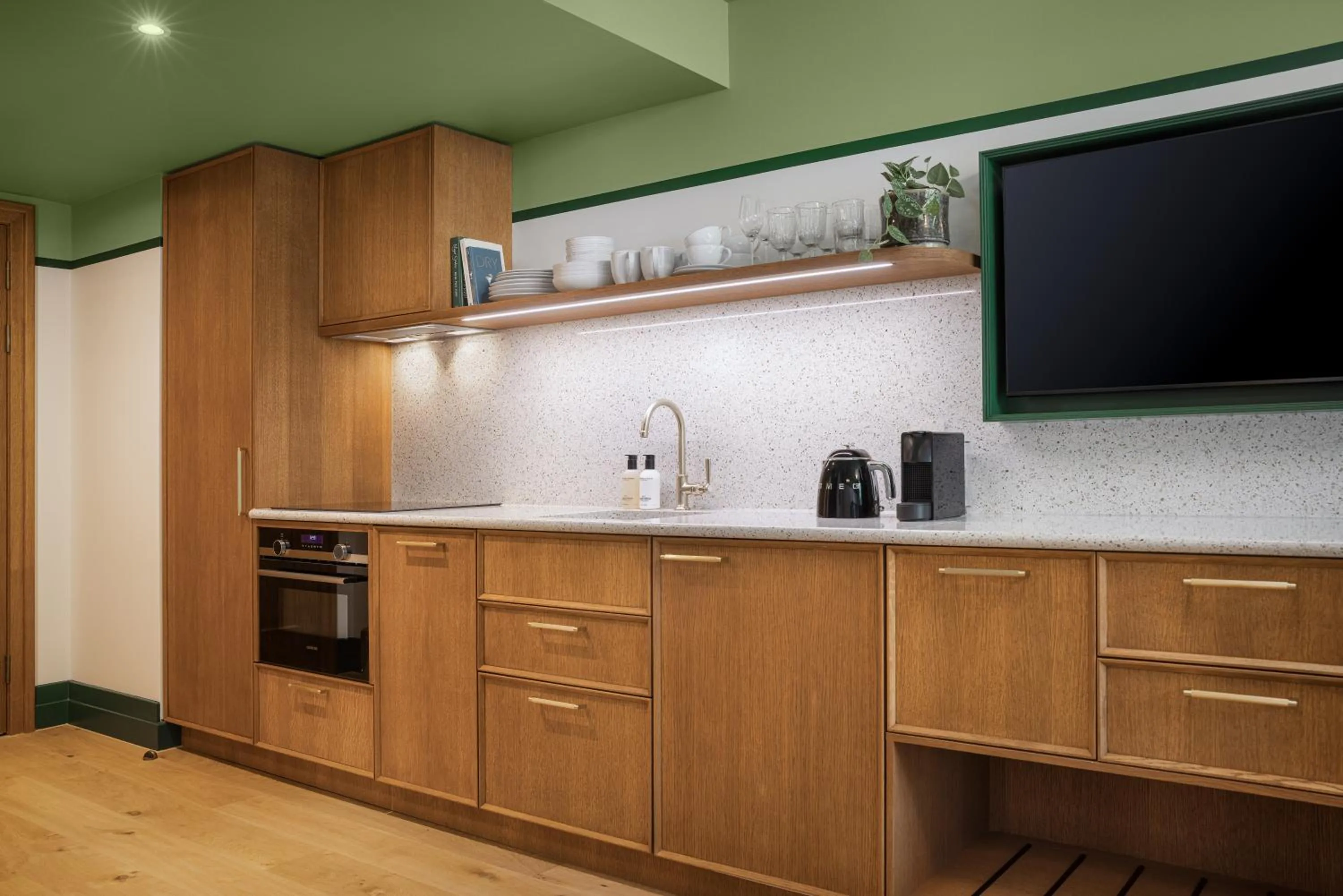 Kitchen or kitchenette in The July - London Victoria