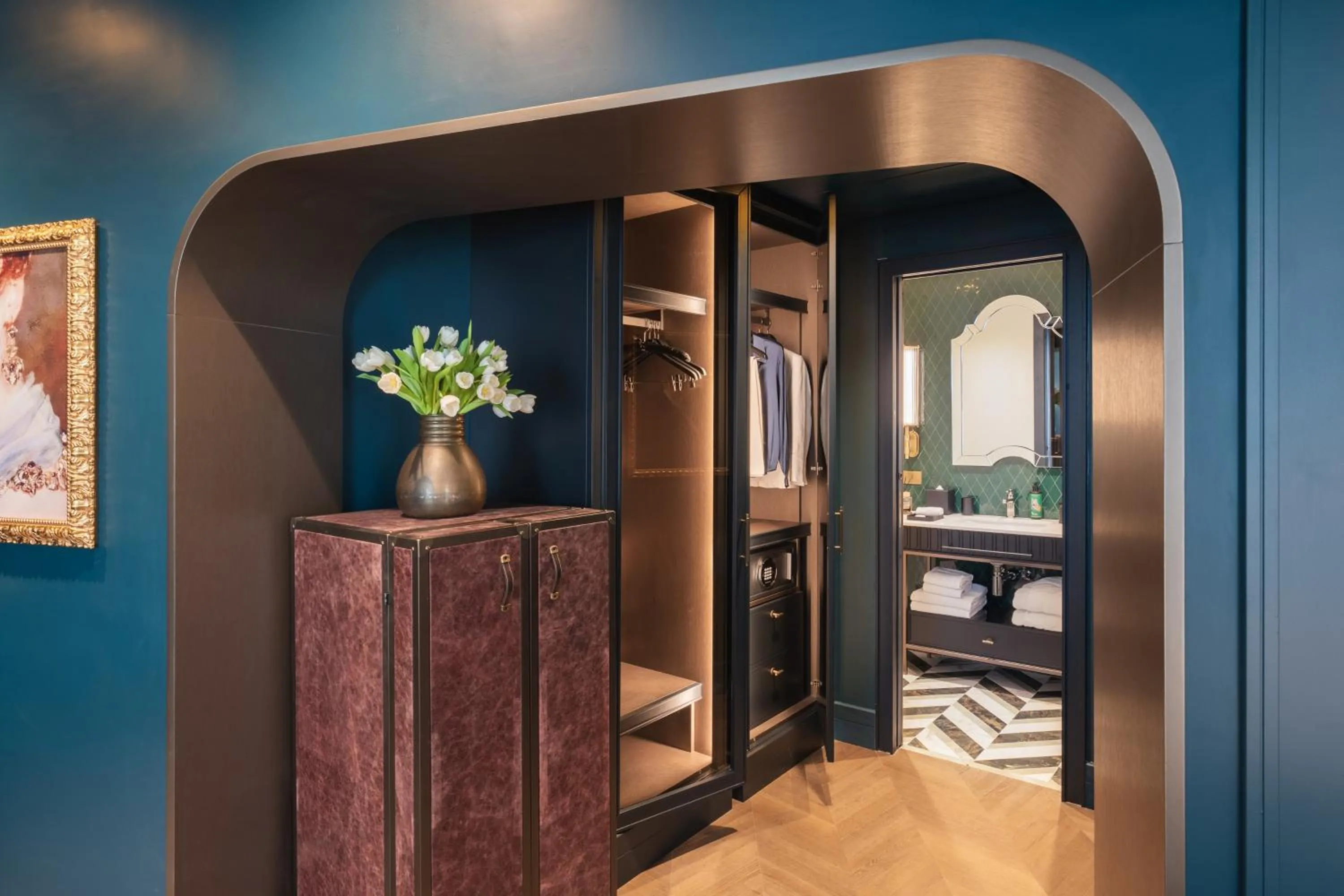 Photo of the whole room, Bed in The Goethe Hotel - Small Luxury Hotels of the World