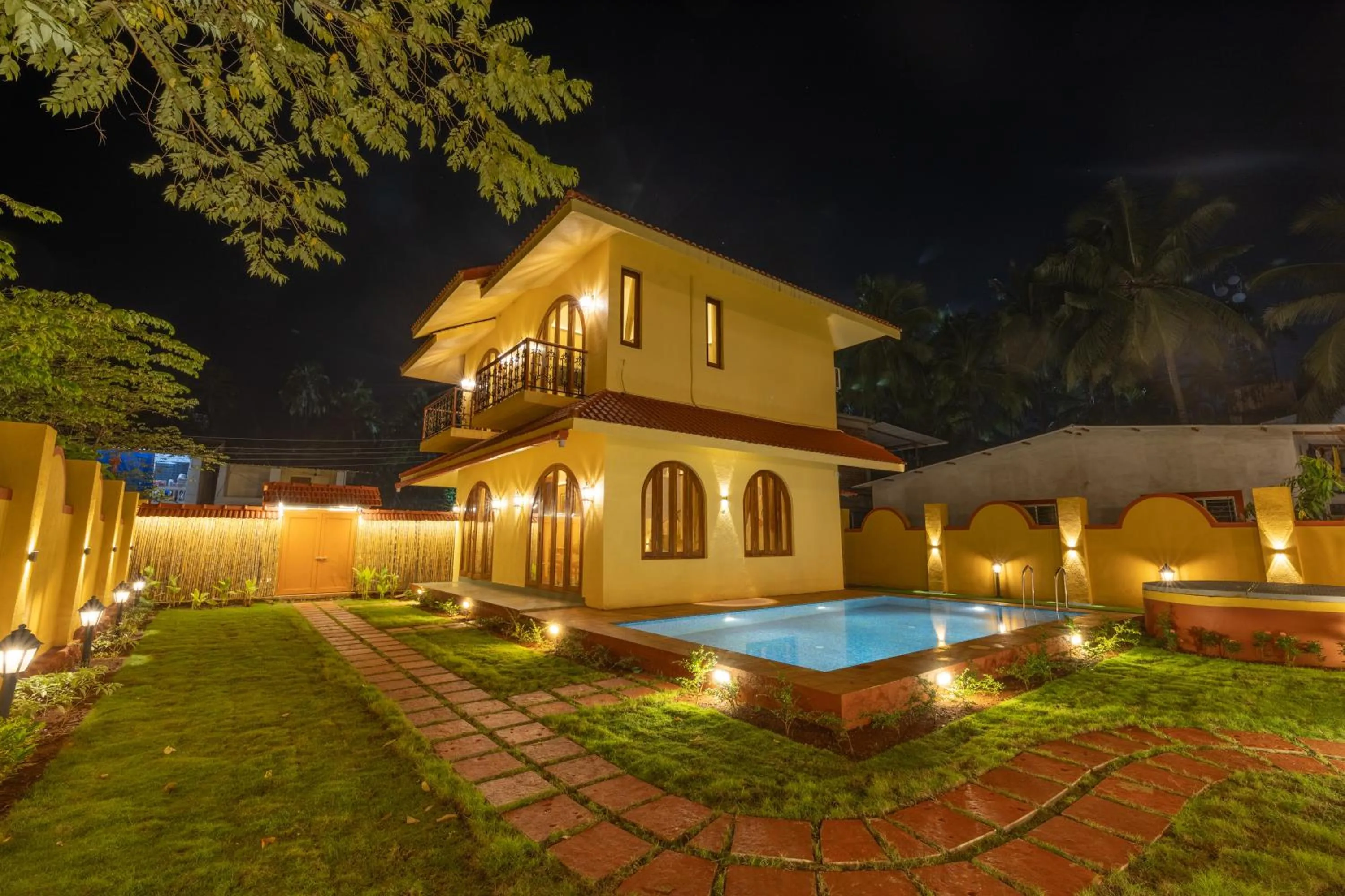 Property building in Ishaan Holiday Home