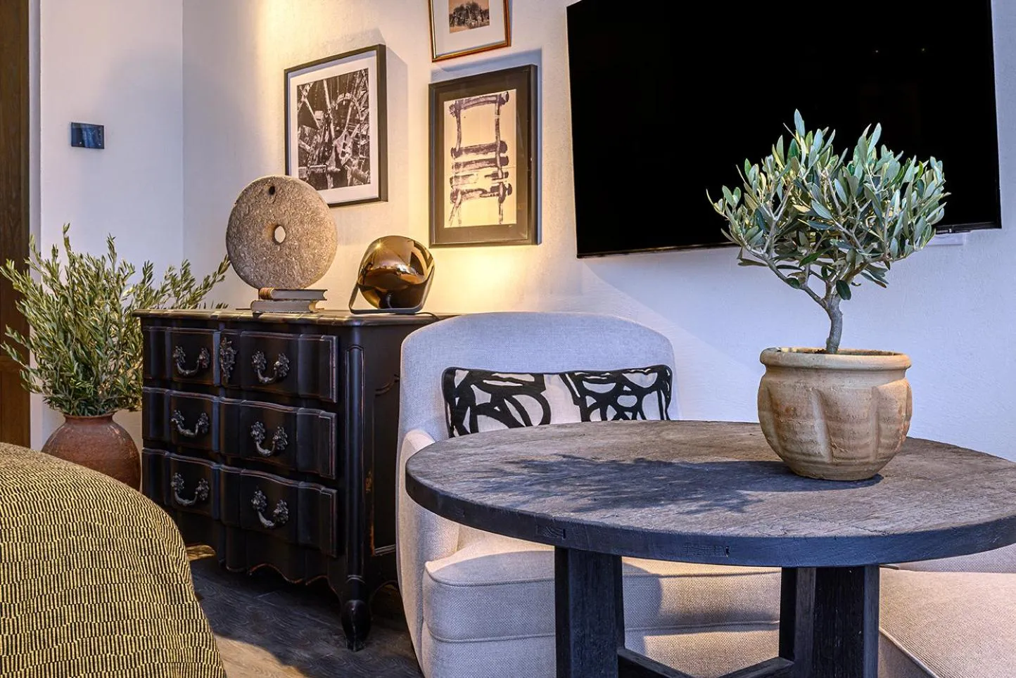 Seating area in L'Isle de Leos Hotel & Spa - MGallery Collection