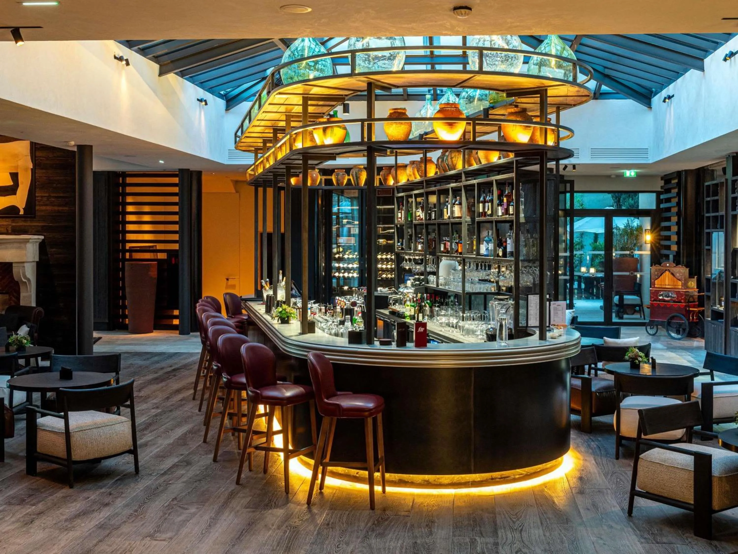 Lounge or bar in L'Isle de Leos Hotel & Spa - MGallery Collection