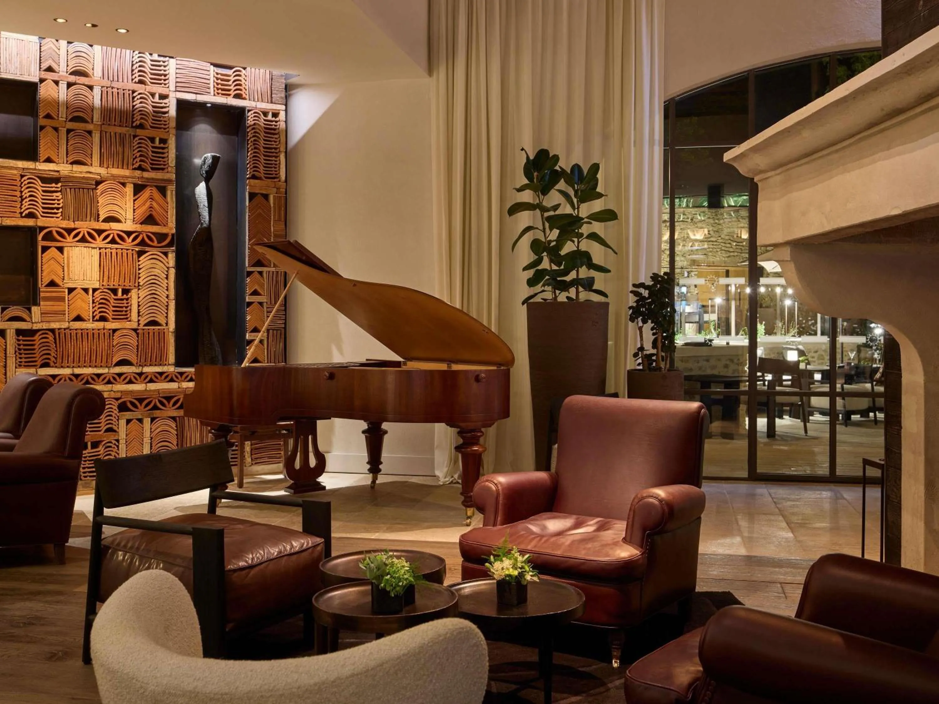 Lounge or bar in L'Isle de Leos Hotel & Spa - MGallery Collection