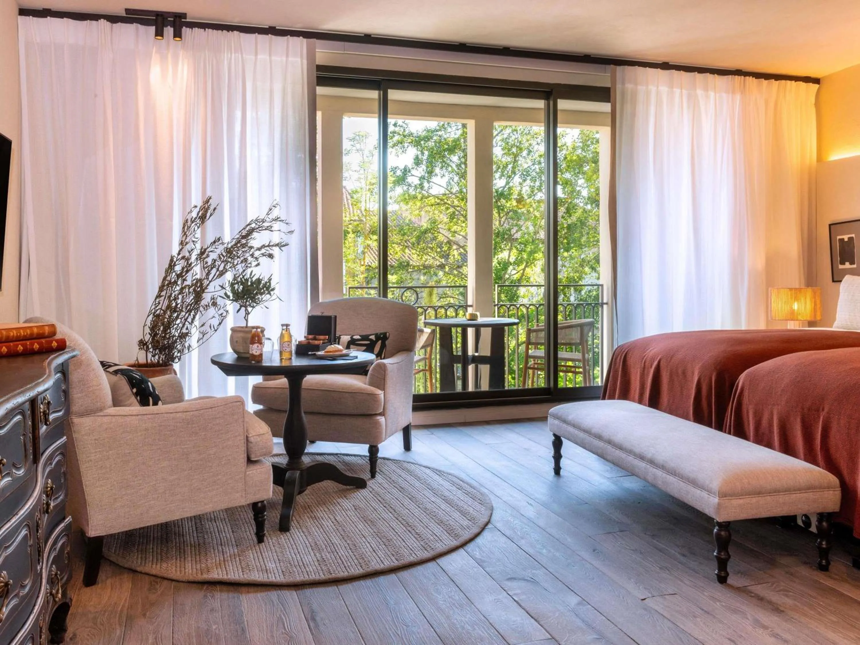 Bedroom, Bed in L'Isle de Leos Hotel & Spa - MGallery Collection