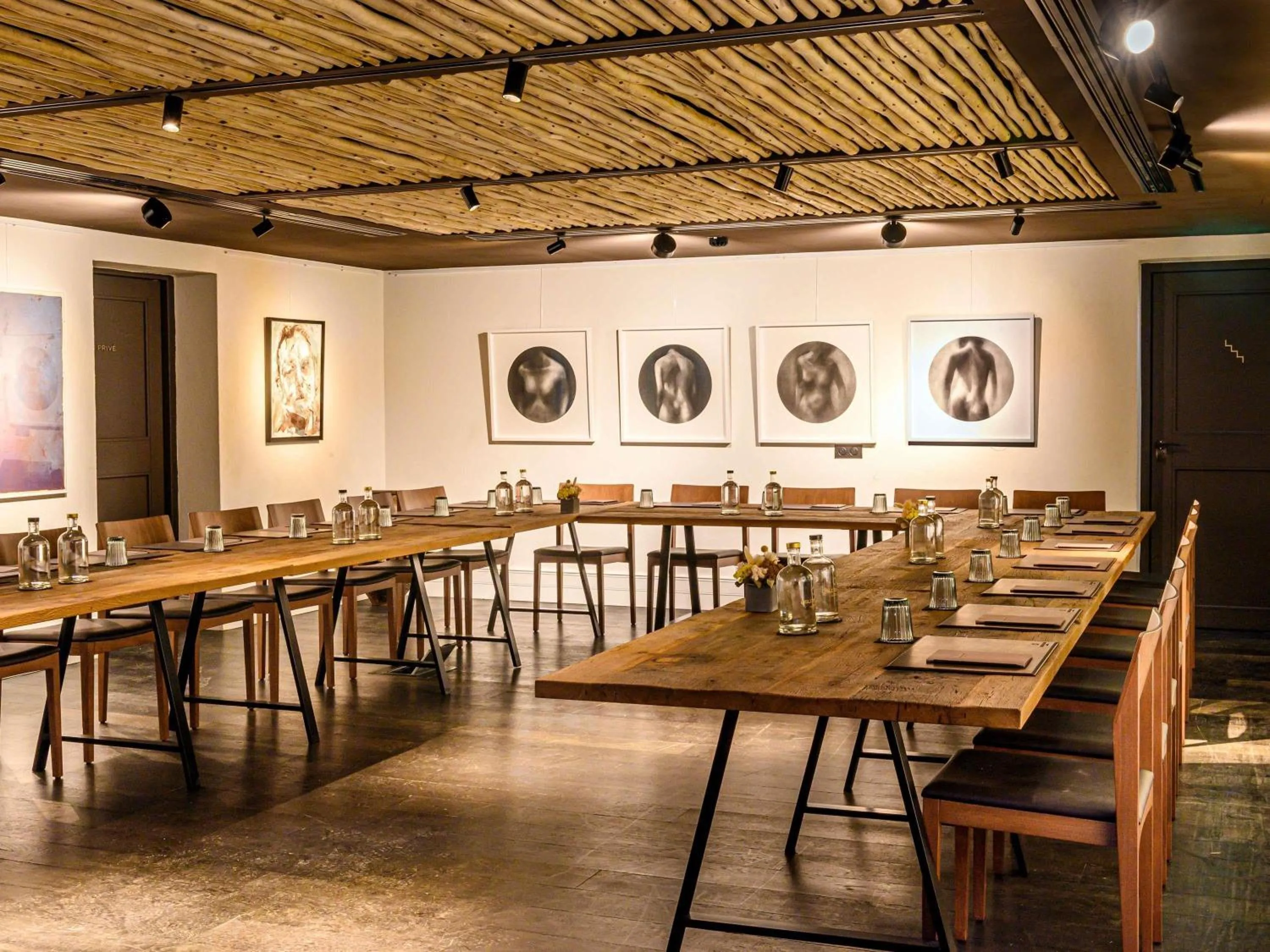 Meeting/conference room in L'Isle de Leos Hotel & Spa - MGallery Collection