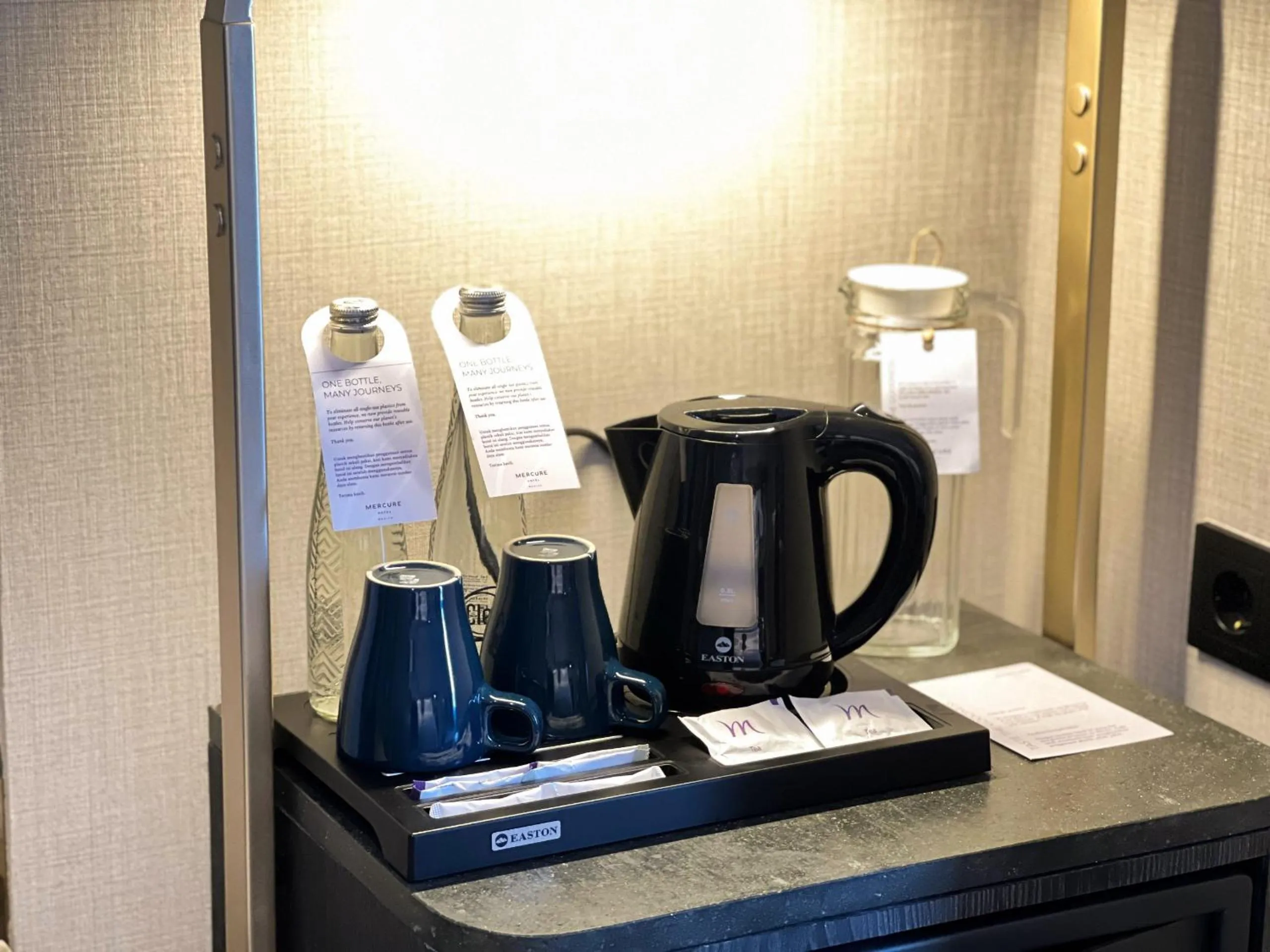 Coffee/tea facilities in Mercure Madiun