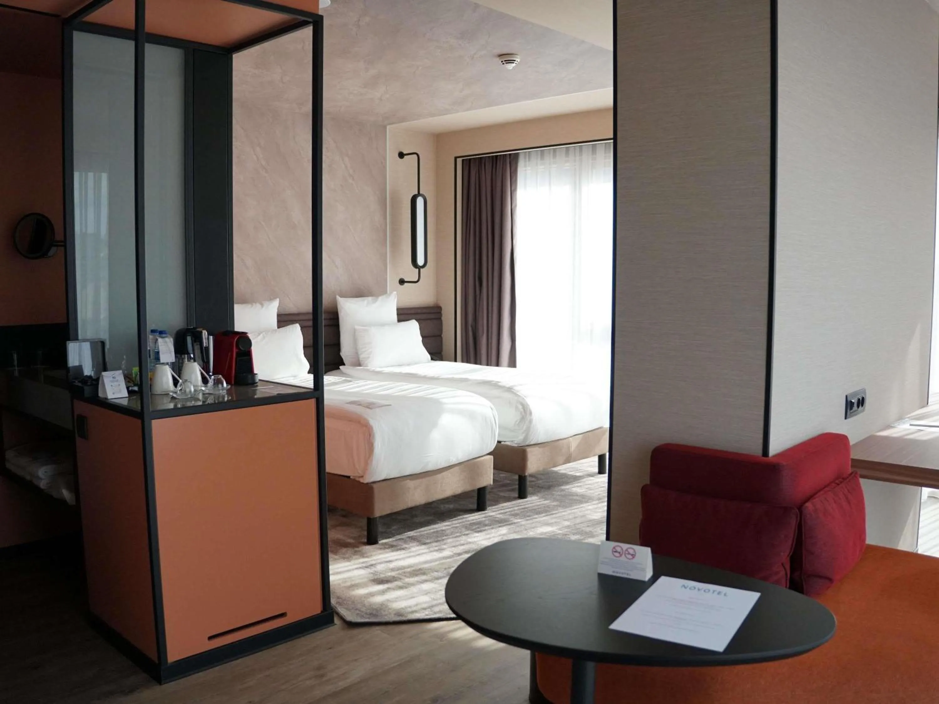 Bedroom, Bed in Novotel Istanbul Bomonti