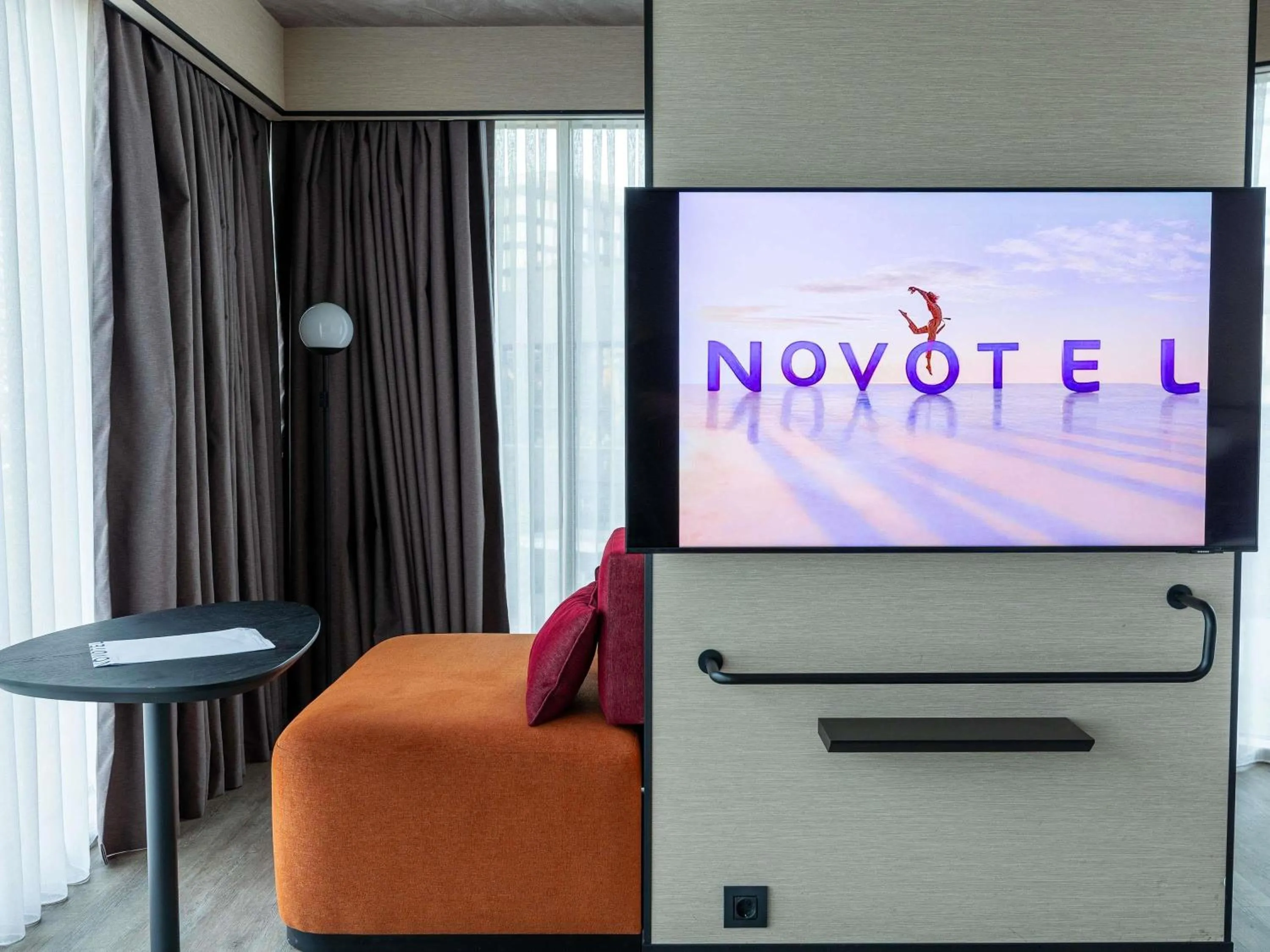 Bedroom in Novotel Istanbul Bomonti